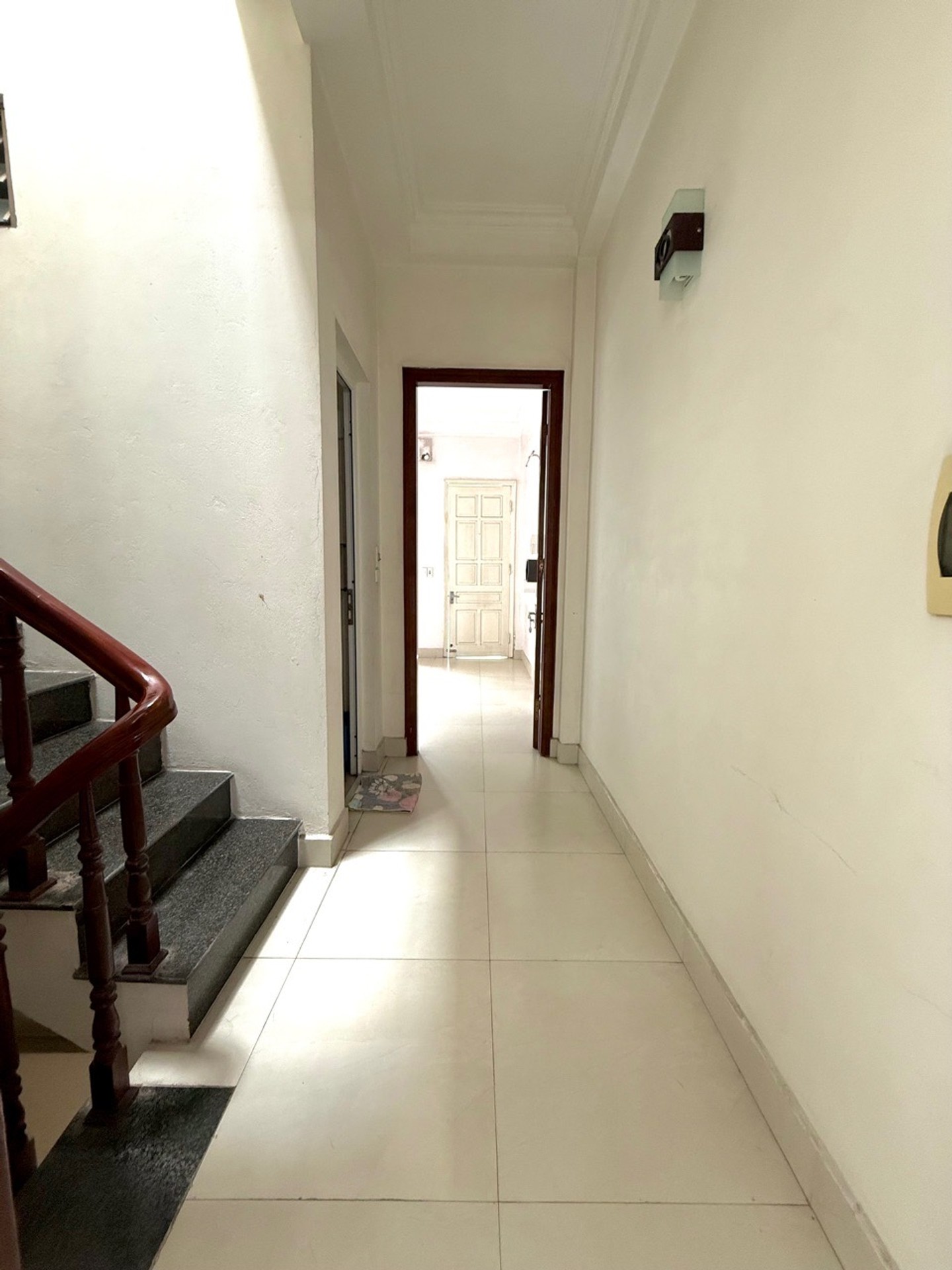Bán nhà Trương Định - diện tích 51m2 4 tầng - ô tô đỗ cửa - giá 12,6 tỷ