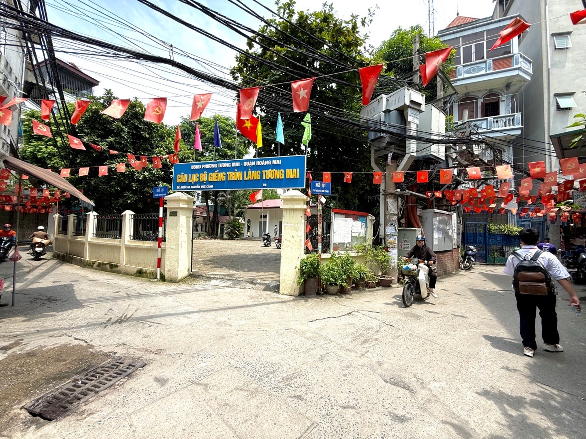 Bán nhà Trương Định - diện tích 51m2 4 tầng - ô tô đỗ cửa - giá 12,6 tỷ
