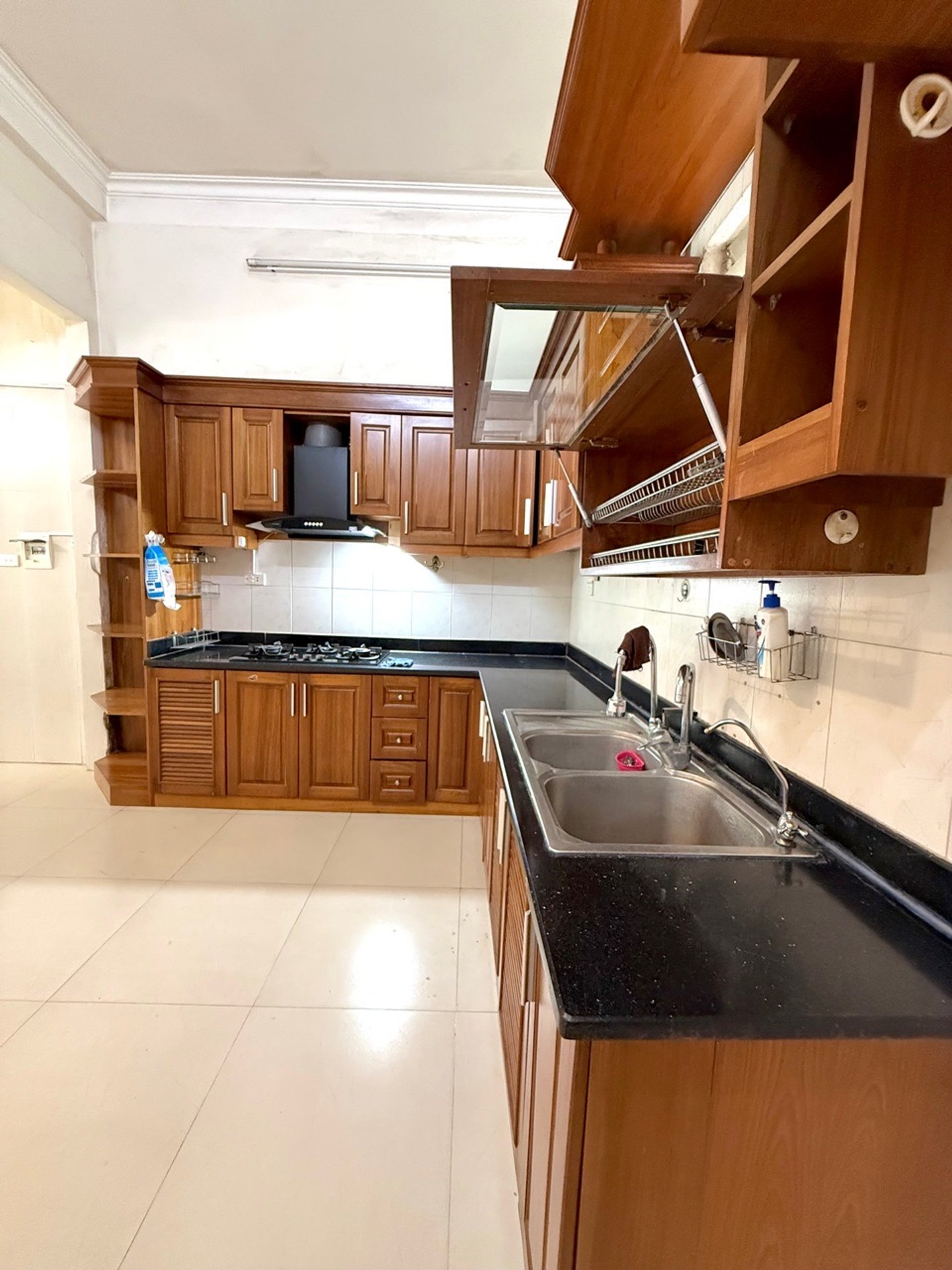 Bán nhà Trương Định - diện tích 51m2 4 tầng - ô tô đỗ cửa - giá 12,6 tỷ