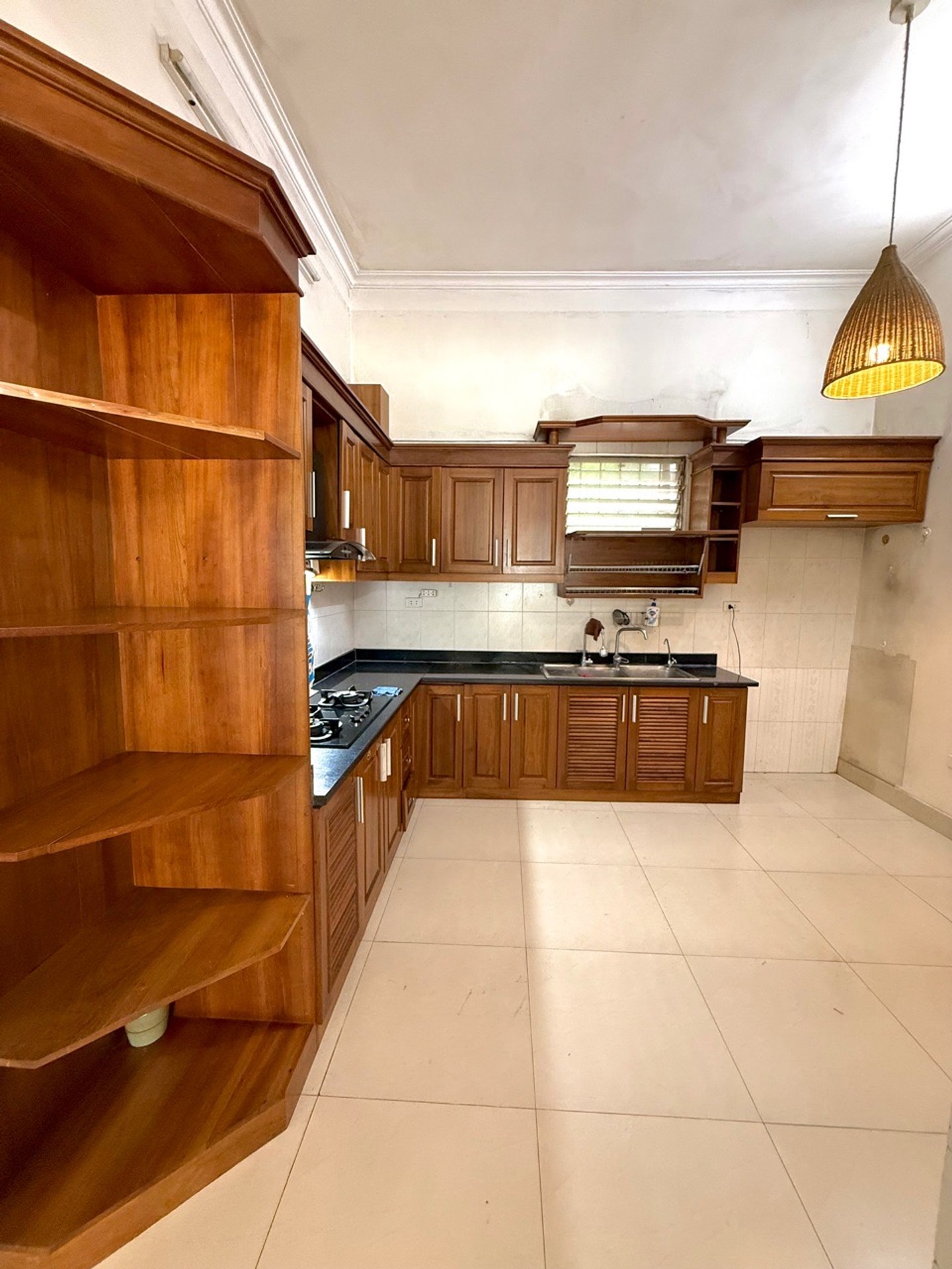 Bán nhà Trương Định - diện tích 51m2 4 tầng - ô tô đỗ cửa - giá 12,6 tỷ