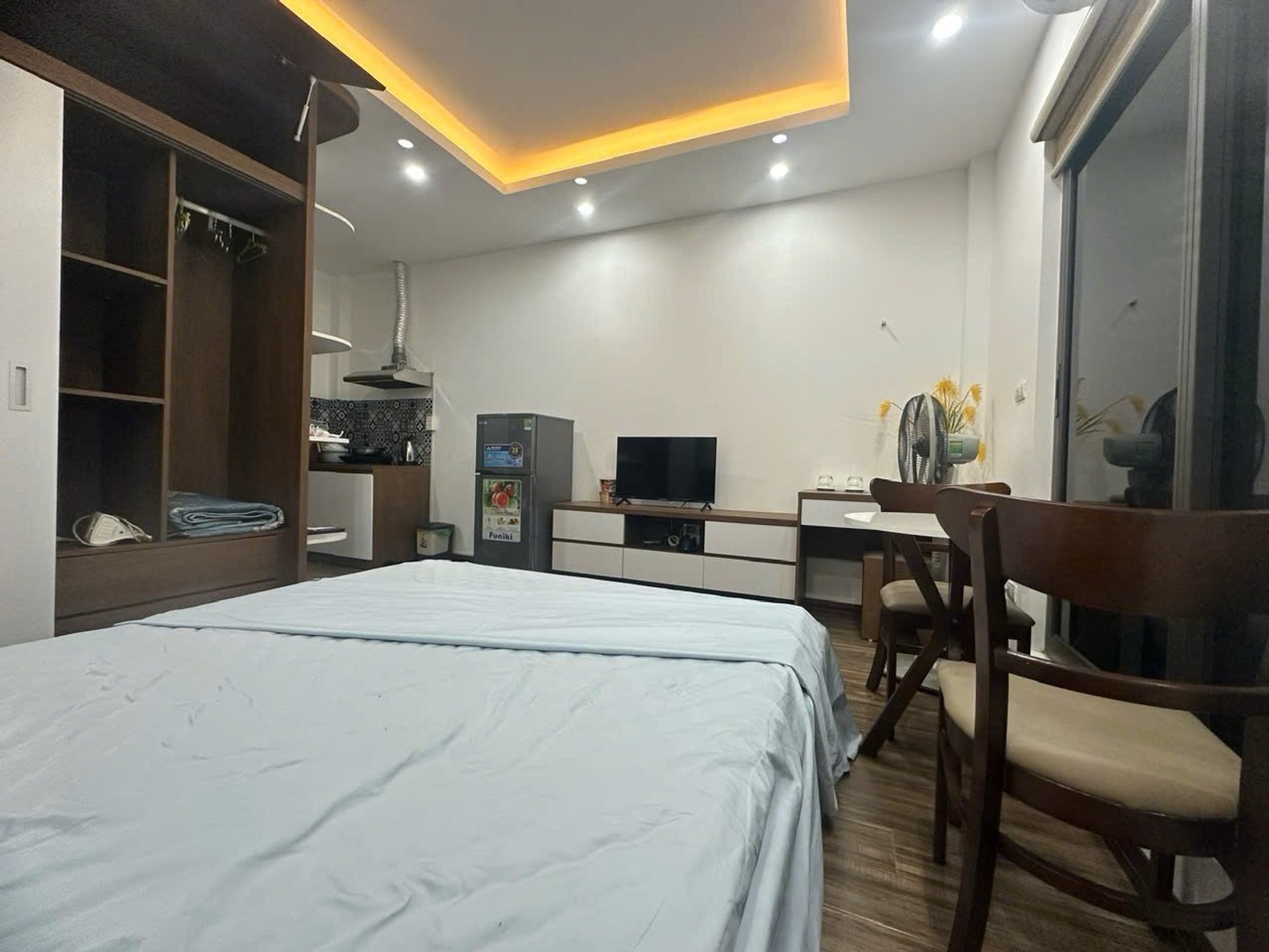 Bán nhà Giáp Bát - diện tích 78m2 7 tầng - Ô TÔ VÀO NHÀ - giá 20 tỷ