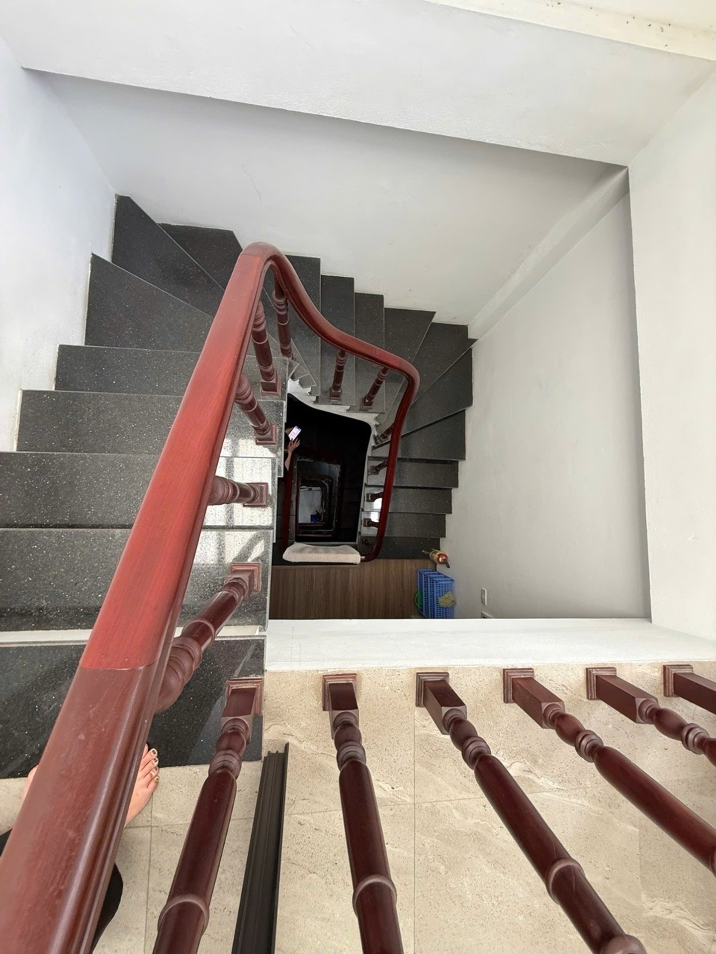 Bán nhà Kim Giang - diện tích 32m2 5 tầng - ô tô đỗ cửa - giá 9,3 tỷ