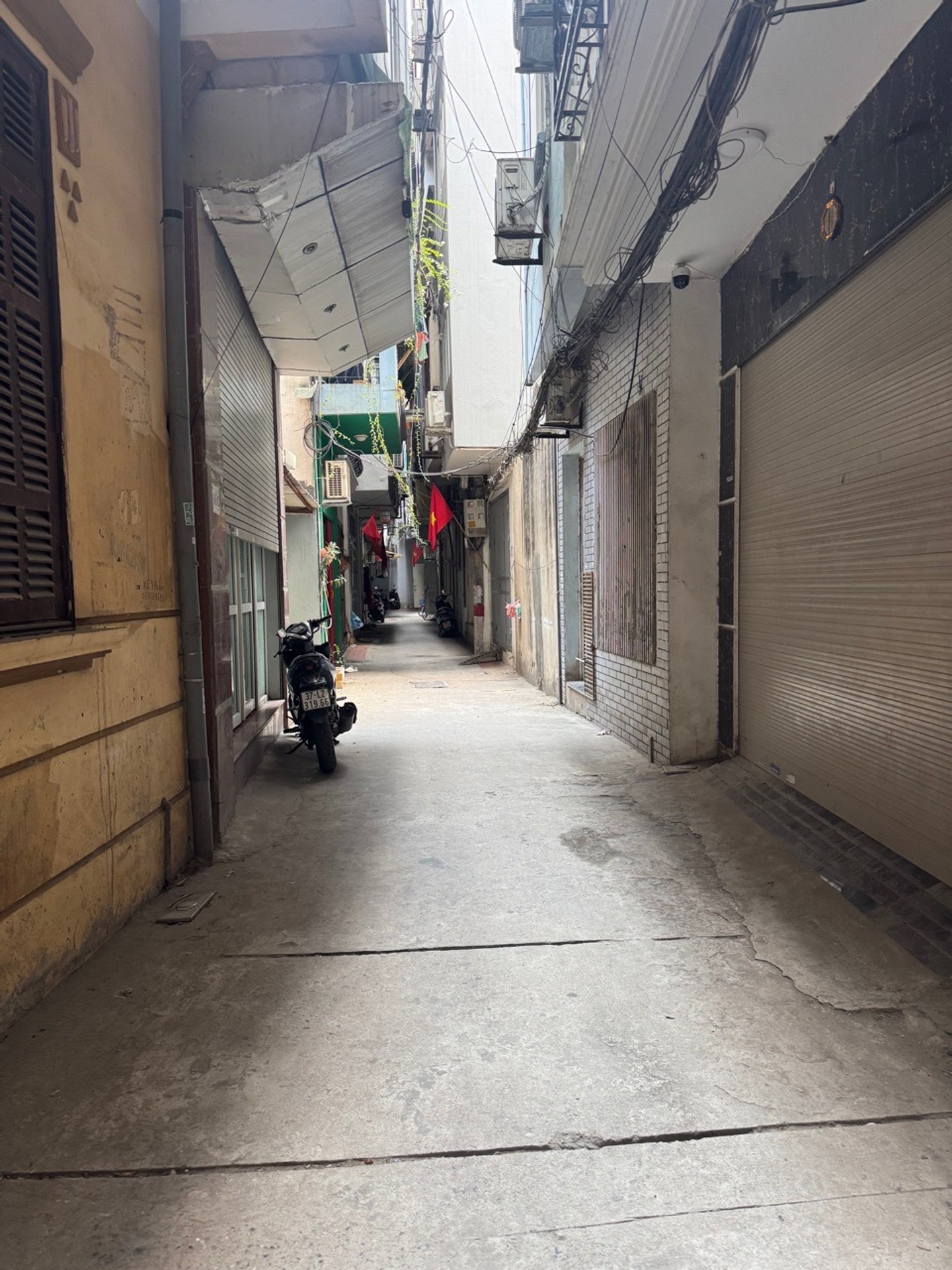 Bán nhà Kim Giang - diện tích 32m2 5 tầng - ô tô đỗ cửa - giá 9,3 tỷ