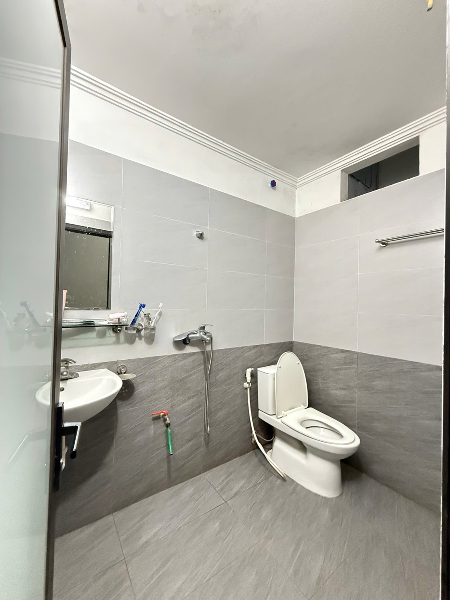 Bán nhà Kim Giang - diện tích 32m2 5 tầng - ô tô đỗ cửa - giá 9,3 tỷ