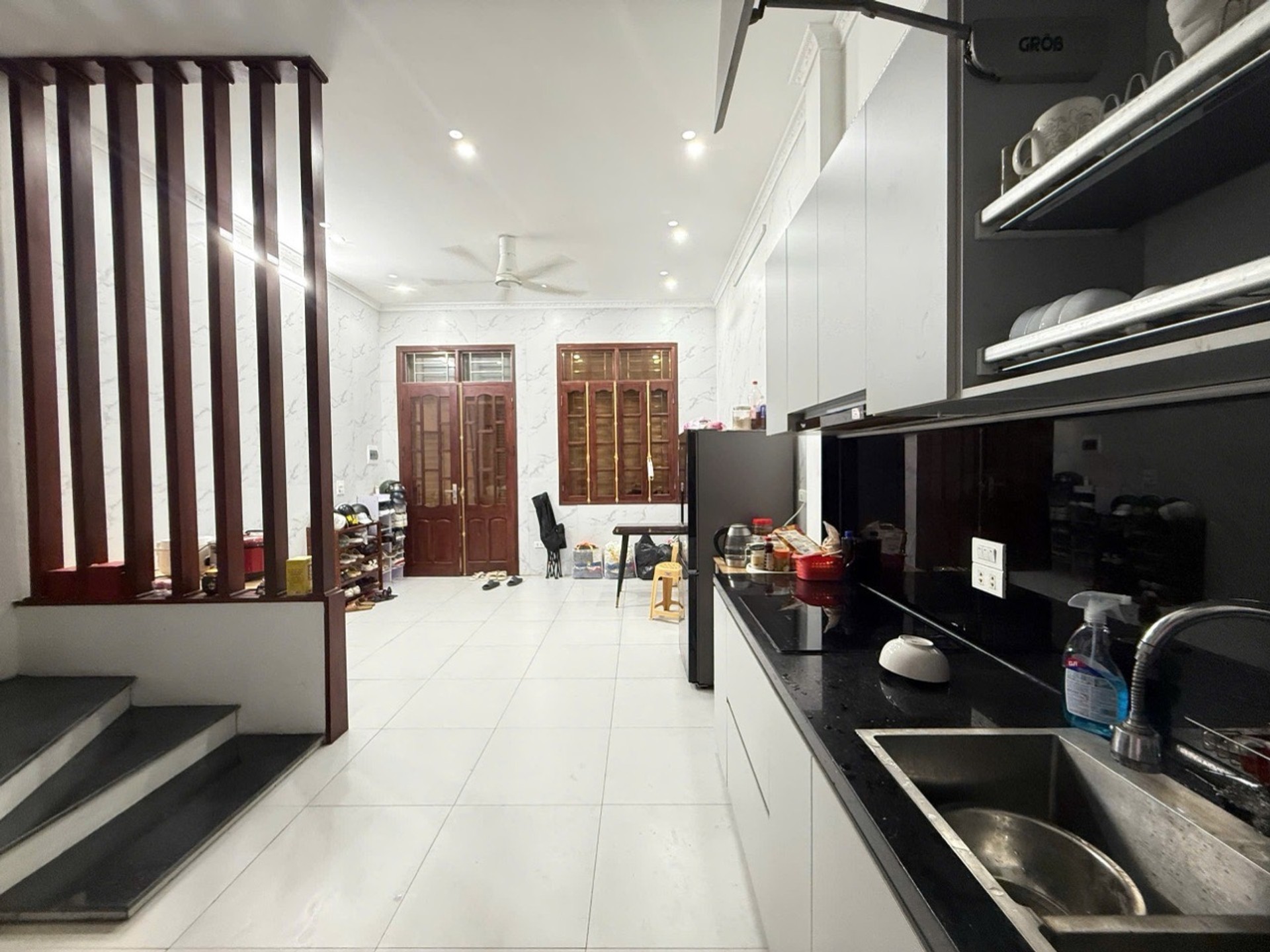 Bán nhà Kim Giang - diện tích 32m2 5 tầng - ô tô đỗ cửa - giá 9,3 tỷ