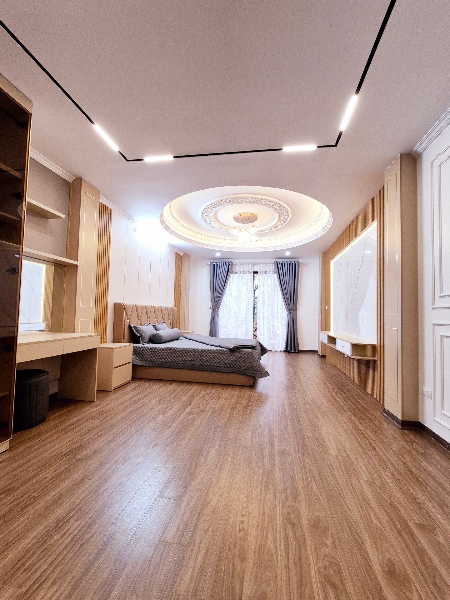 Bán nhà Ngõ 3 Đền Lừ - diện tích 51m2 7 tầng - 2 mặt thoáng - giá 33,2 tỷ