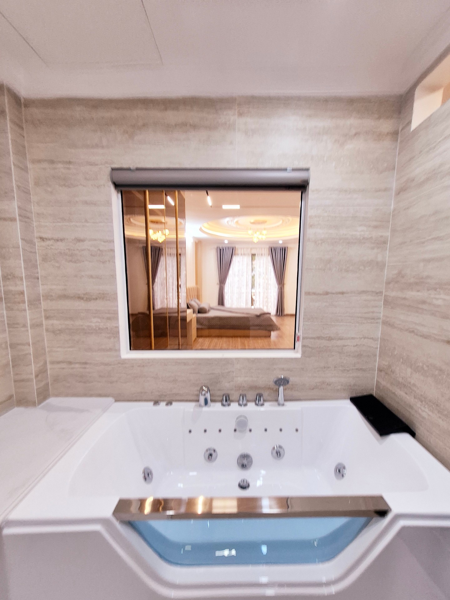 Bán nhà Ngõ 3 Đền Lừ - diện tích 51m2 7 tầng - 2 mặt thoáng - giá 33,2 tỷ