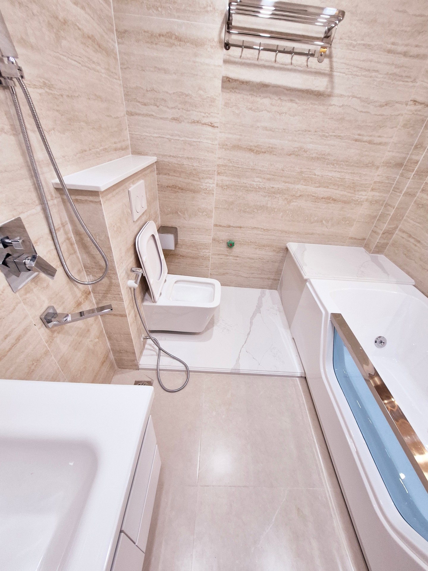 Bán nhà Ngõ 3 Đền Lừ - diện tích 51m2 7 tầng - 2 mặt thoáng - giá 33,2 tỷ