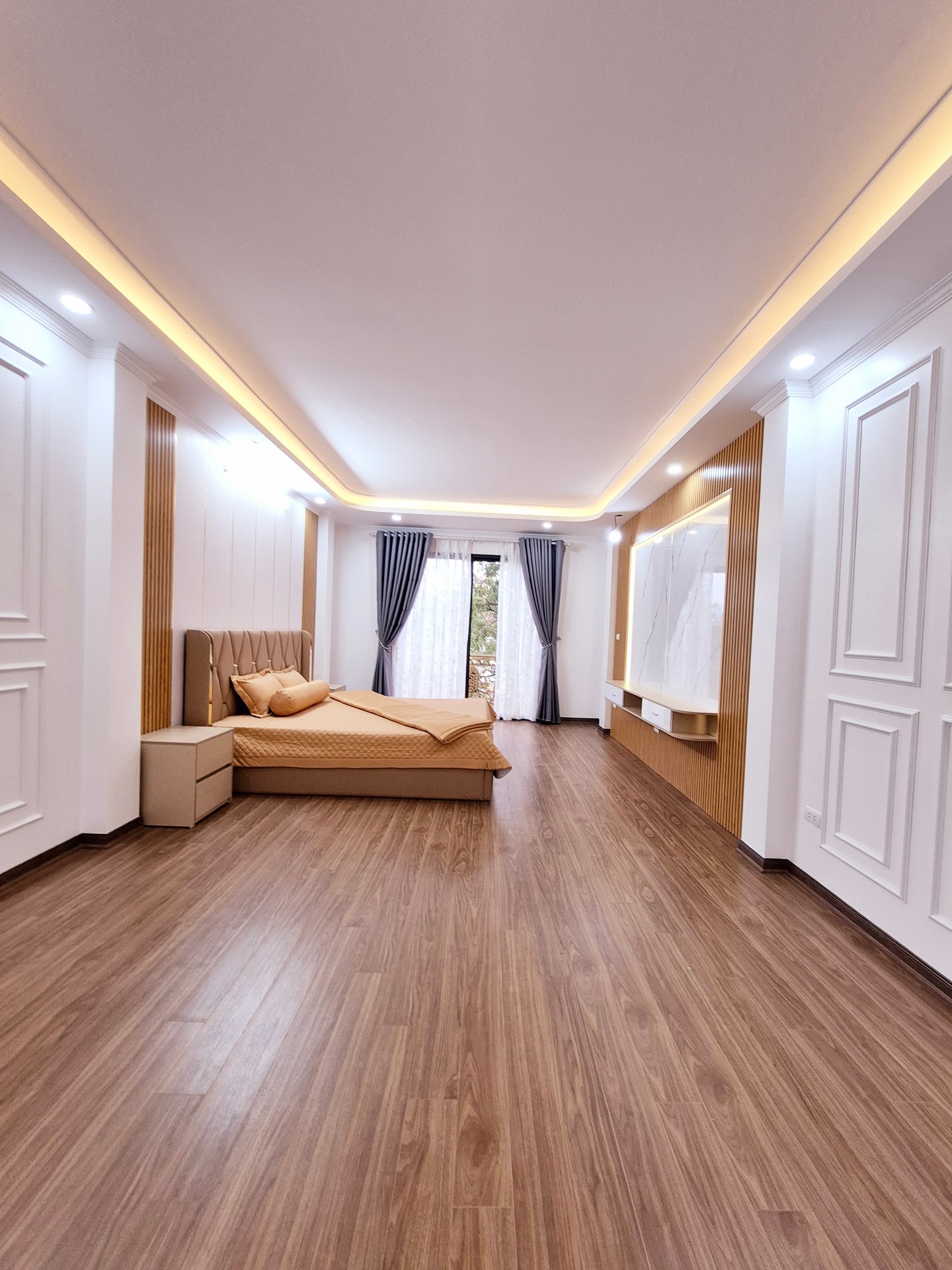 Bán nhà Ngõ 3 Đền Lừ - diện tích 51m2 7 tầng - 2 mặt thoáng - giá 33,2 tỷ