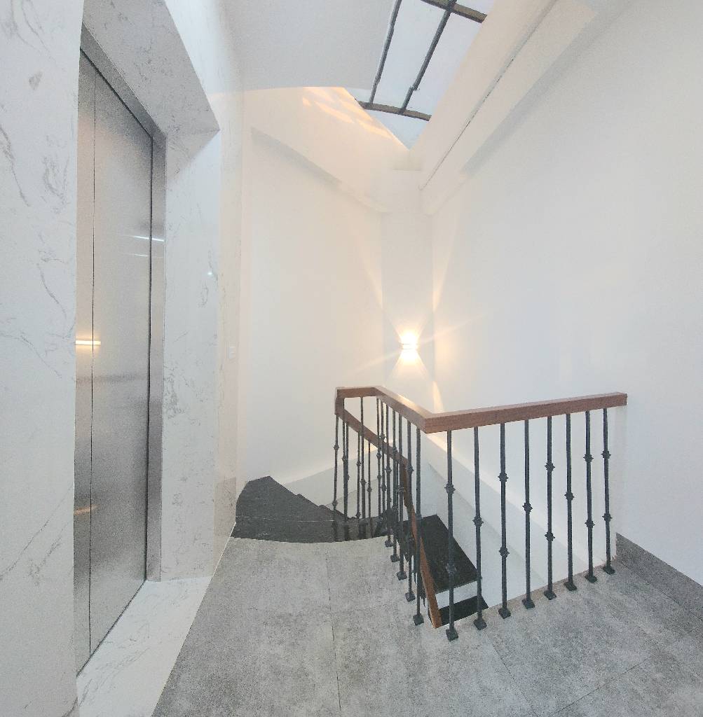 Bán nhà Võ Thị Sáu - diện tích 40m2 5 tầng - thang máy - giá 11,99 tỷ