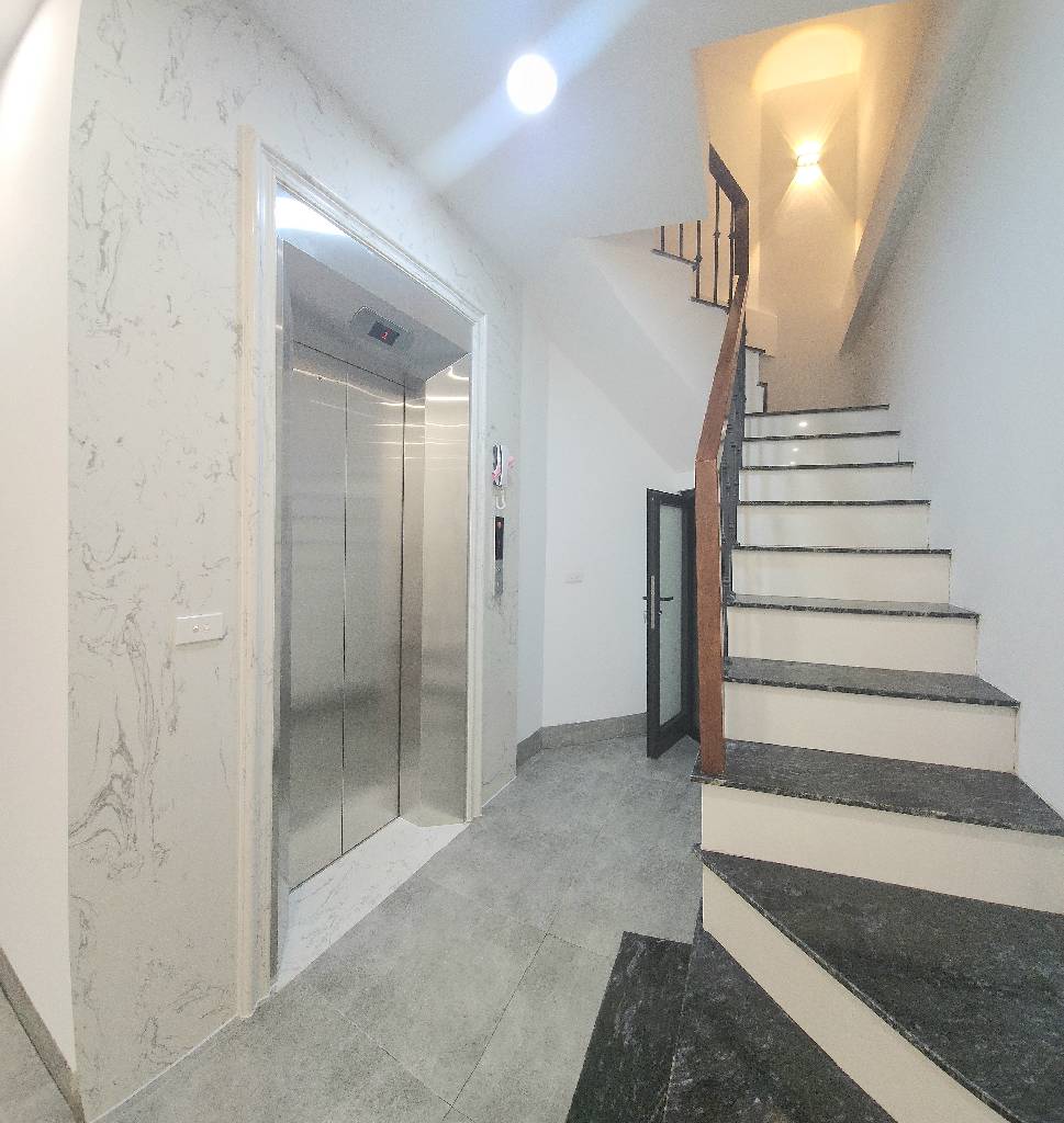 Bán nhà Võ Thị Sáu - diện tích 40m2 5 tầng - thang máy - giá 11,99 tỷ