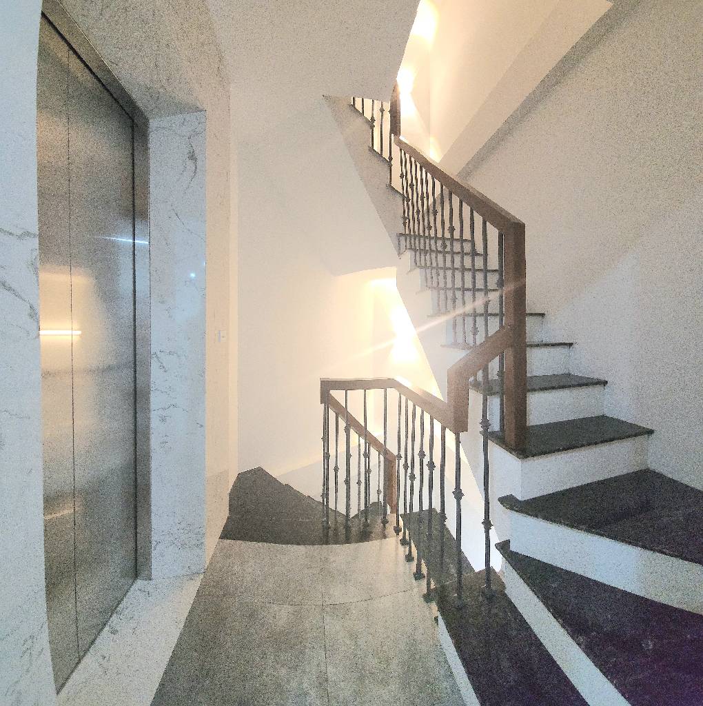 Bán nhà Võ Thị Sáu - diện tích 40m2 5 tầng - thang máy - giá 11,99 tỷ