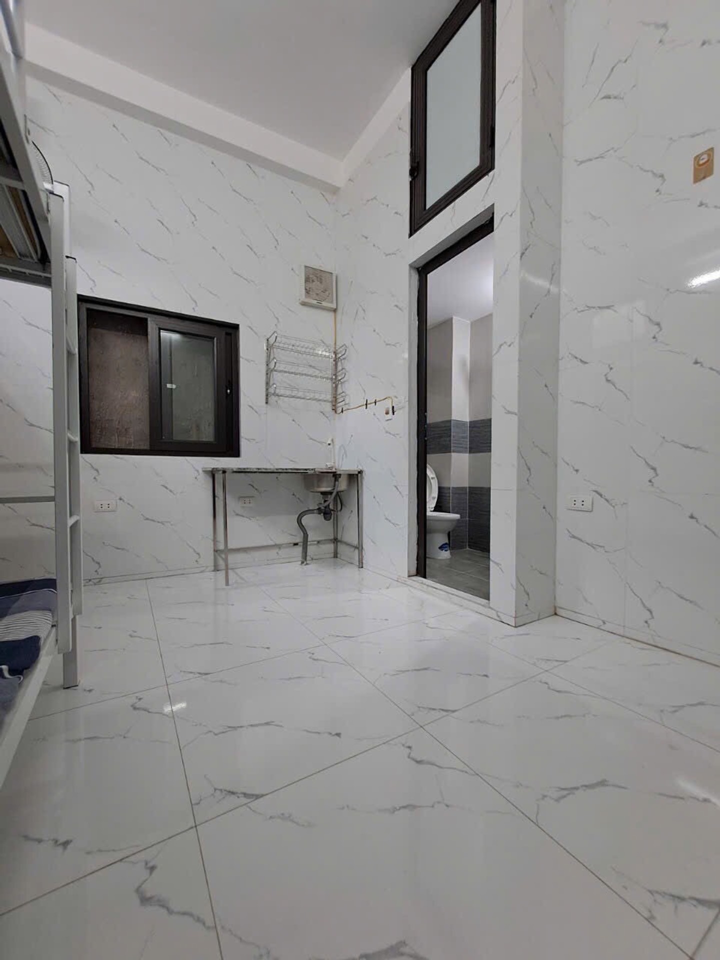 Bán nhà Trường Chinh - diện tích 77m2 7 tầng - Thang máy, 30 phòng khép kín - giá 20,6 tỷ
