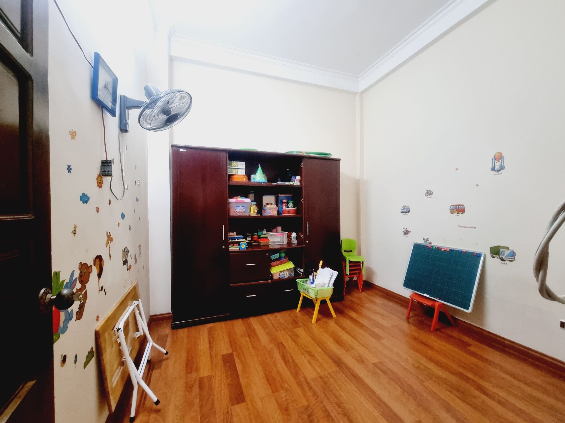 Bán nhà Ngụy Như Kon Tum - diện tích 43m2 4 tầng - ô tô tránh - giá 27,5 tỷ