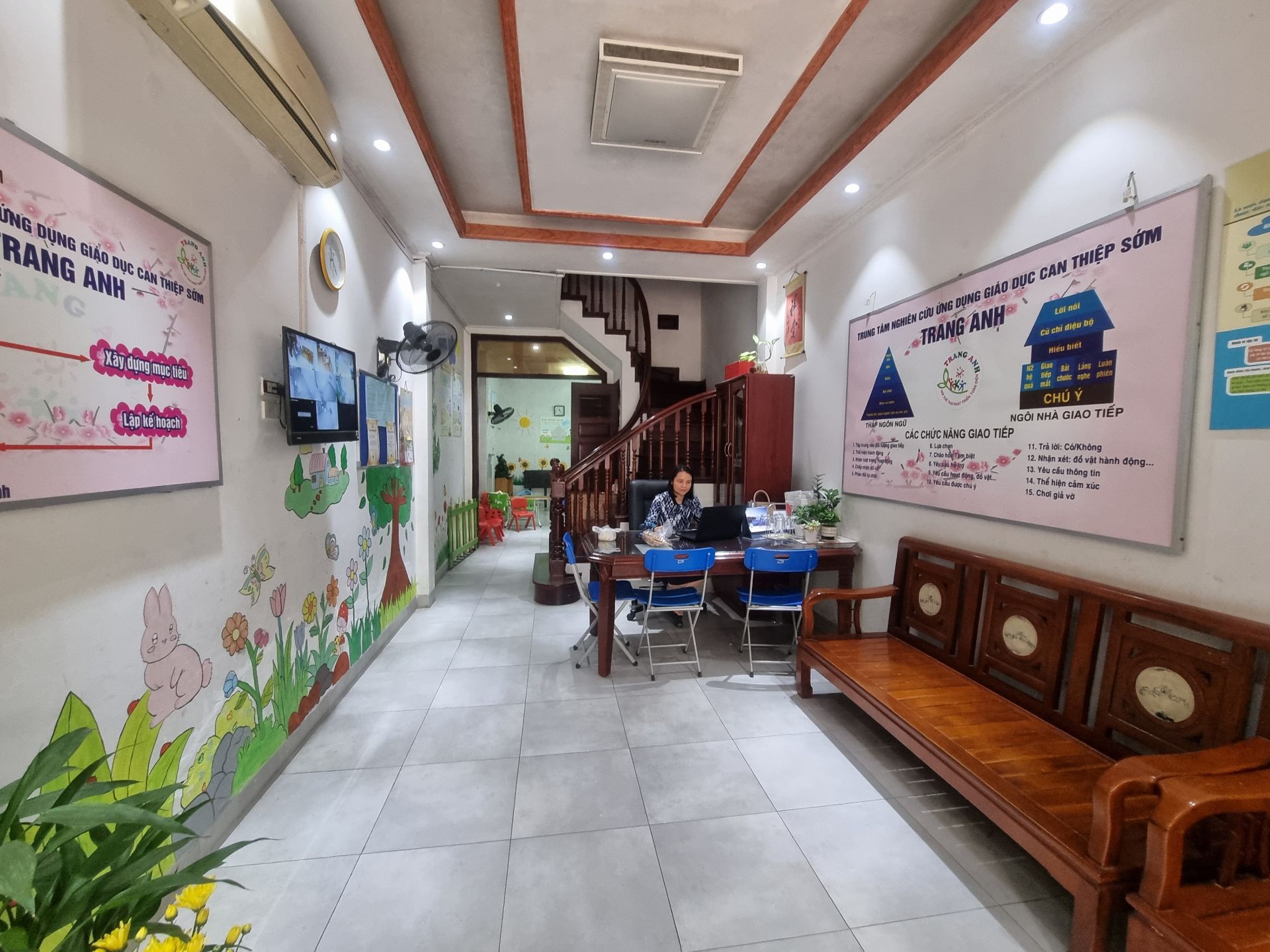 Bán nhà Ngụy Như Kon Tum - diện tích 43m2 4 tầng - ô tô tránh - giá 27,5 tỷ