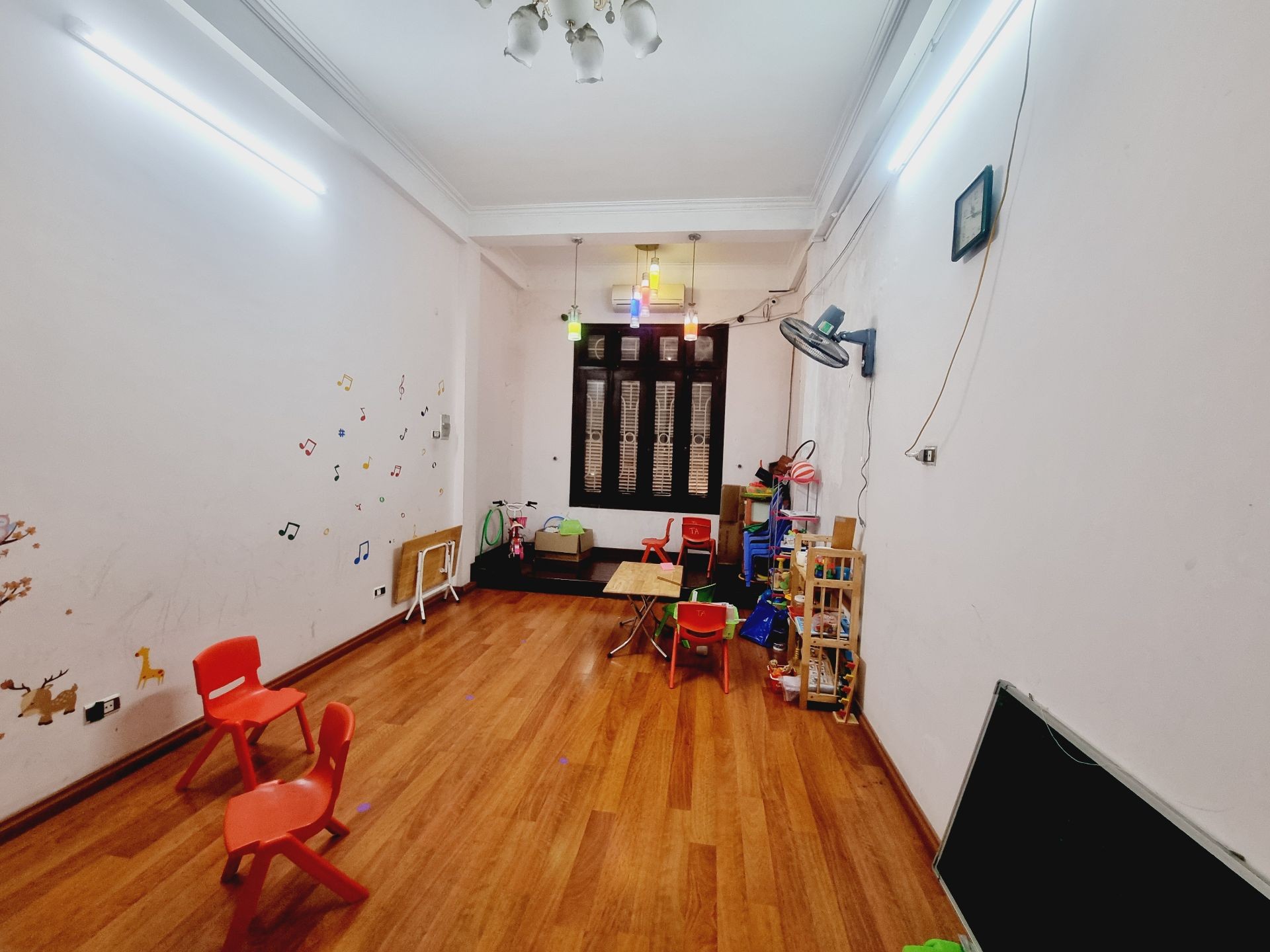 Bán nhà Ngụy Như Kon Tum - diện tích 43m2 4 tầng - ô tô tránh - giá 27,5 tỷ