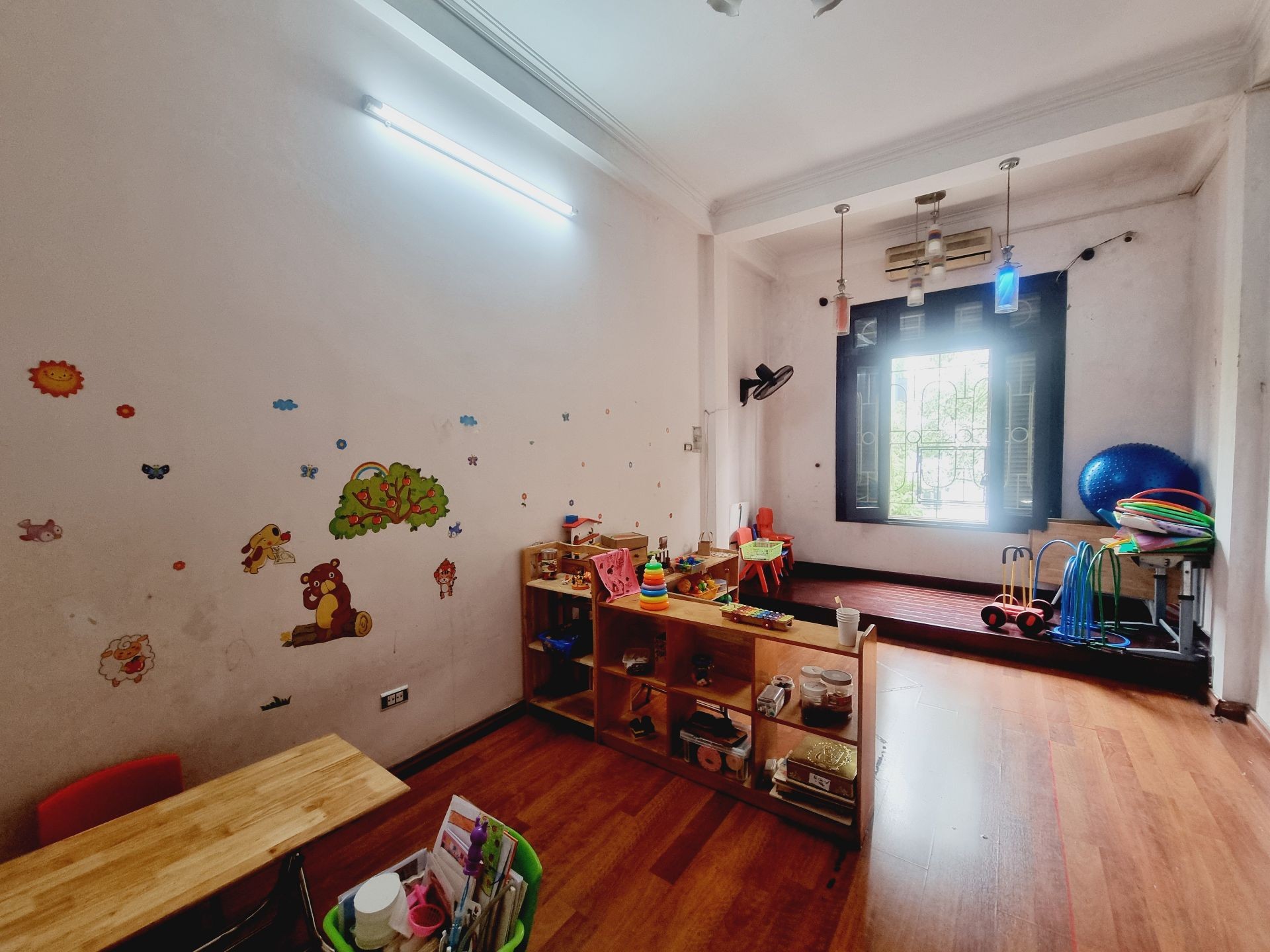 Bán nhà Ngụy Như Kon Tum - diện tích 43m2 4 tầng - ô tô tránh - giá 27,5 tỷ