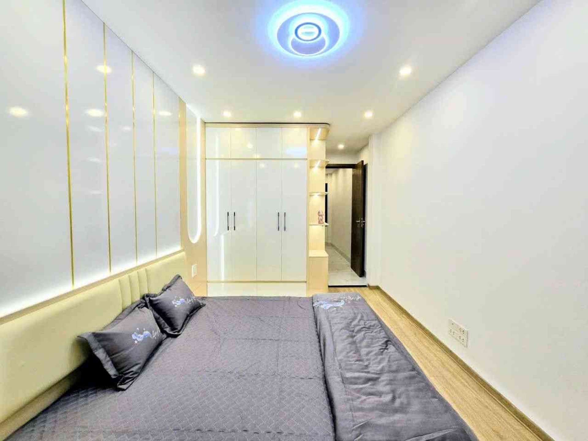 Bán nhà Giáp Nhị - diện tích 30m2 6 tầng - gần ô tô - giá 7,8 tỷ