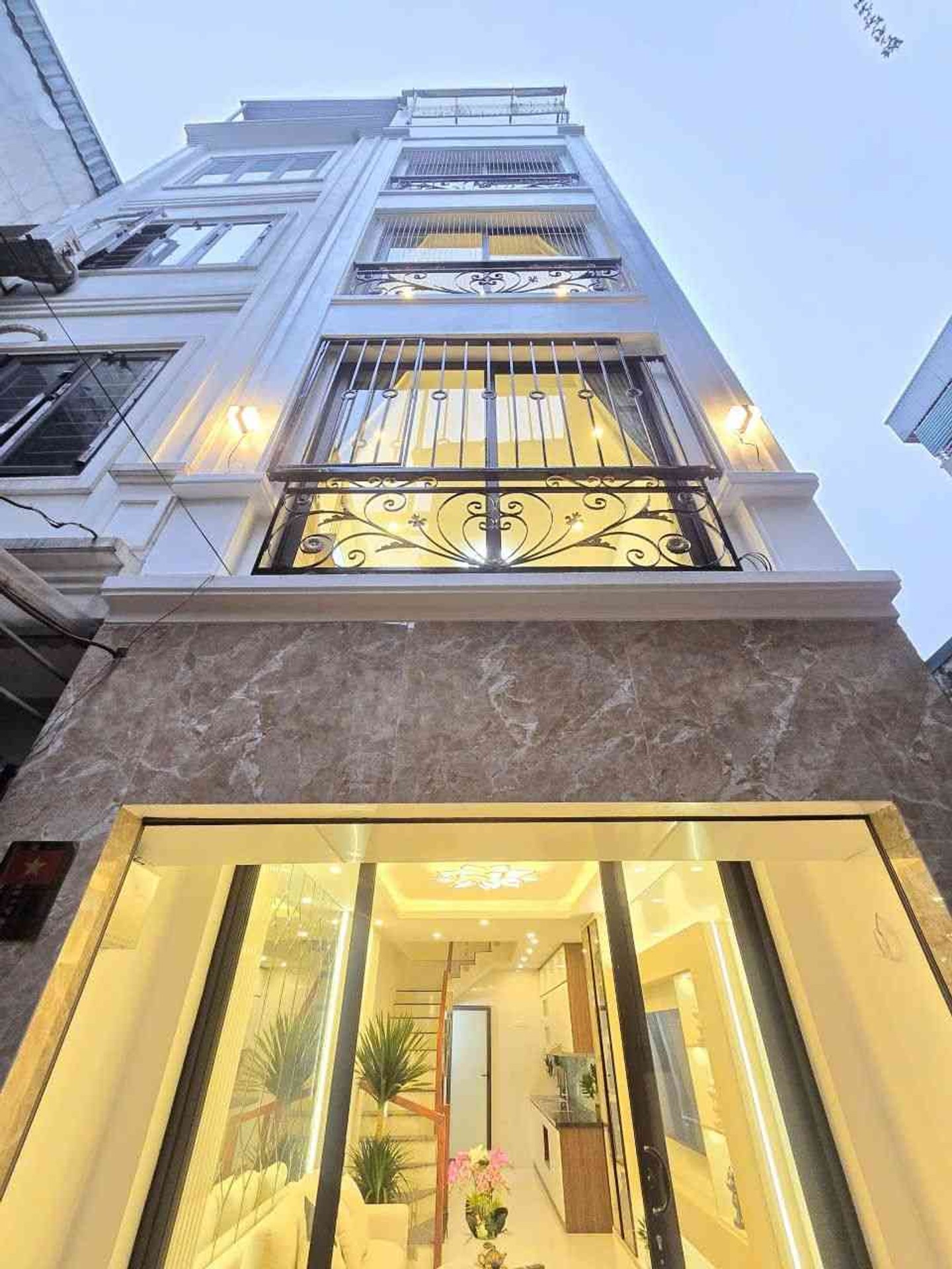 Bán nhà Giáp Nhị - diện tích 30m2 6 tầng - gần ô tô - giá 7,8 tỷ