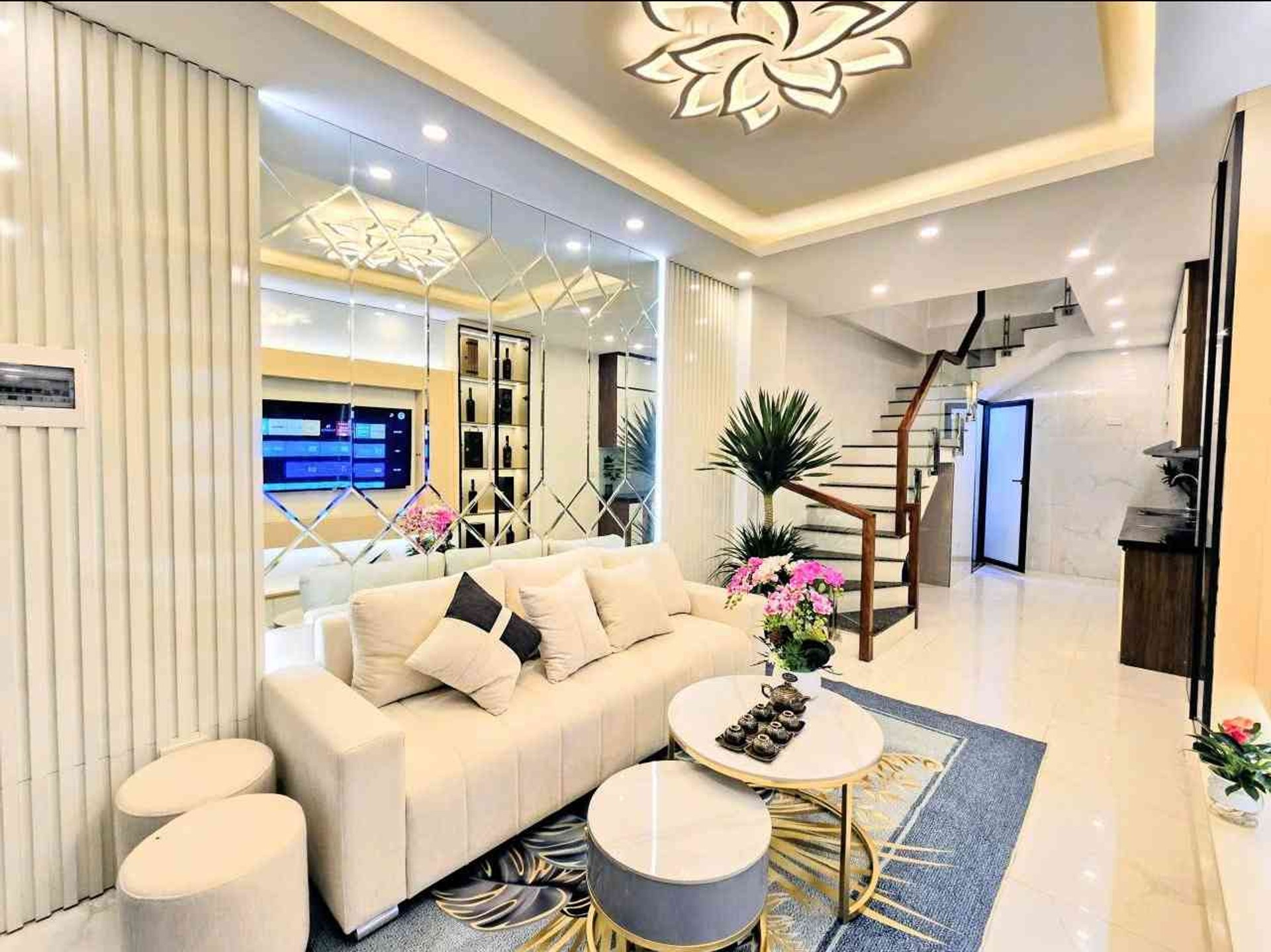 Bán nhà Giáp Nhị - diện tích 30m2 6 tầng - gần ô tô - giá 7,8 tỷ