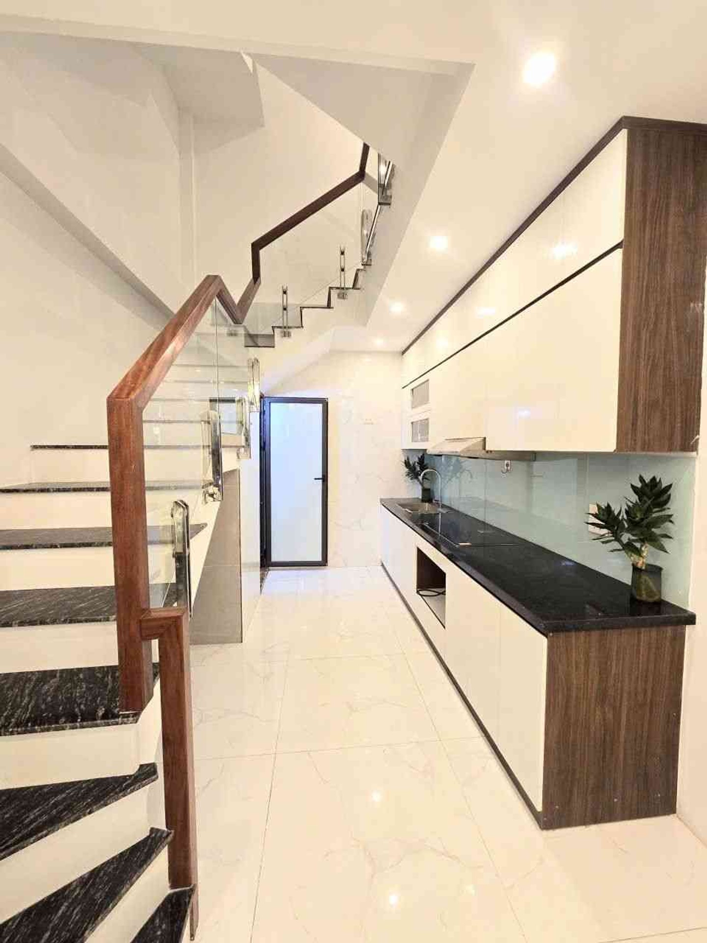 Bán nhà Giáp Nhị - diện tích 30m2 6 tầng - gần ô tô - giá 7,8 tỷ