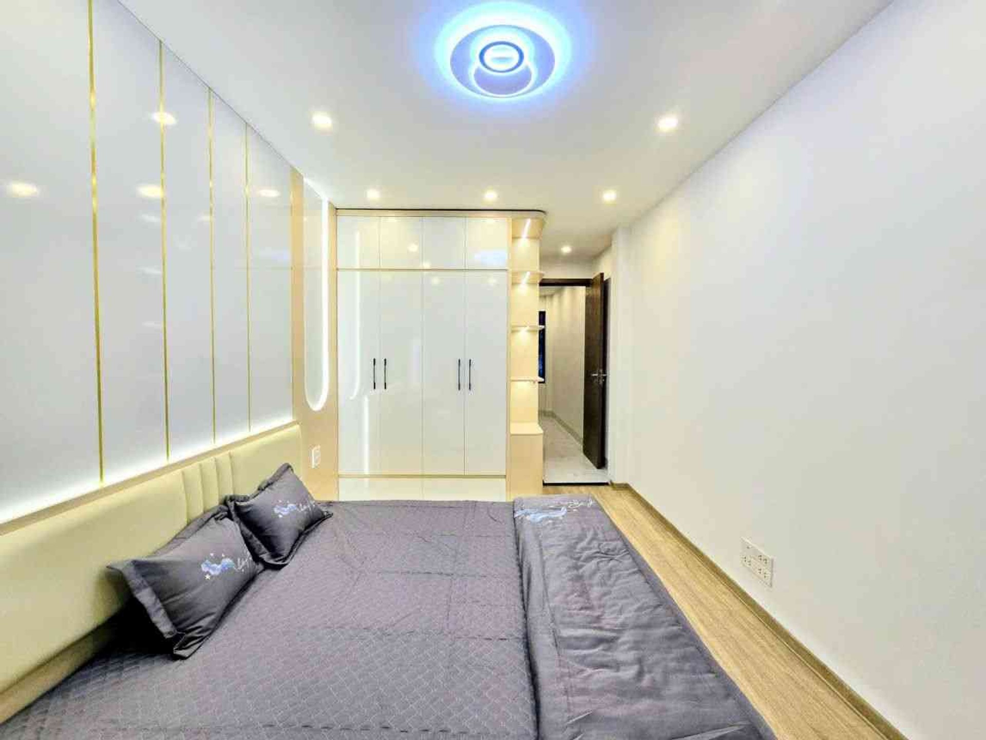 Bán nhà Giáp Nhị - diện tích 30m2 6 tầng - gần ô tô - giá 7,8 tỷ