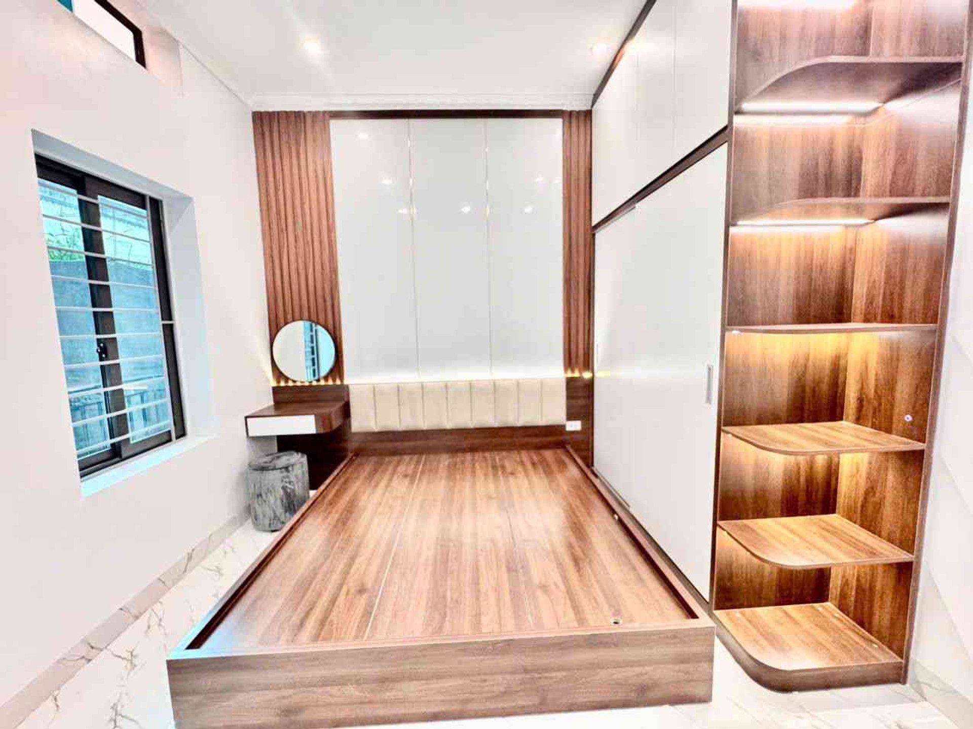 Bán nhà Dương Văn Bé - diện tích 27m2 3 tầng - Ô tô đỗ cửa - giá 4,5 tỷ