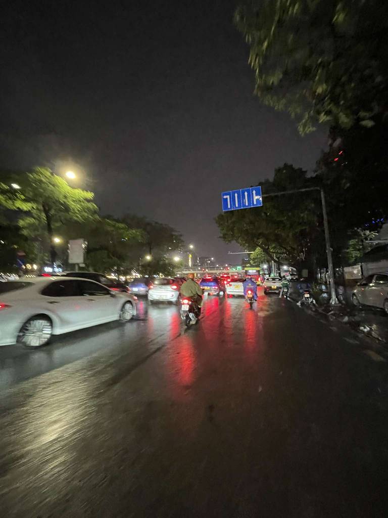 Bán nhà Trần Khát Chân - diện tích 147m2 5 tầng - Hai mặt tiền, view hồ Thanh Nhàn - giá 180 tỷ