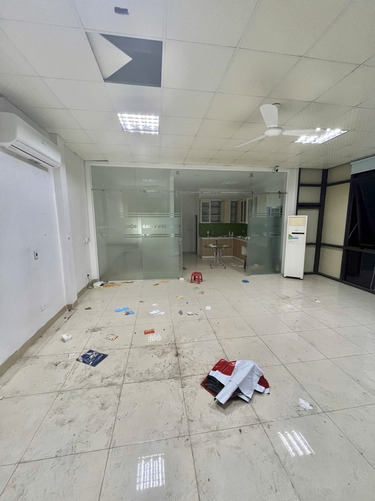 Bán nhà Lĩnh Nam - diện tích 90m2 5 tầng - Lô góc, ô tô tránh - giá 25,5 tỷ