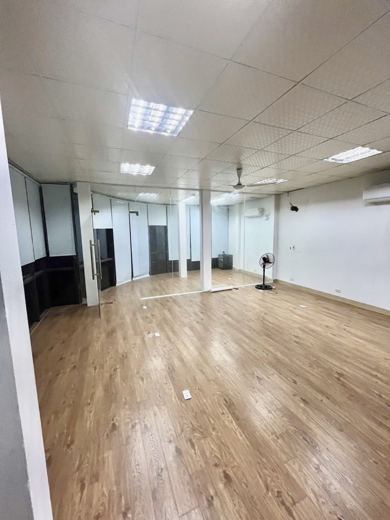 Bán nhà Lĩnh Nam - diện tích 90m2 5 tầng - Lô góc, ô tô tránh - giá 25,5 tỷ