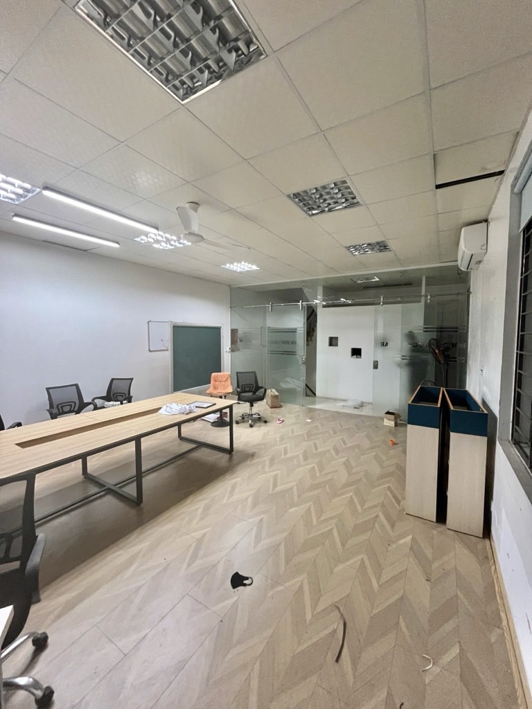 Bán nhà Lĩnh Nam - diện tích 90m2 5 tầng - Lô góc, ô tô tránh - giá 25,5 tỷ