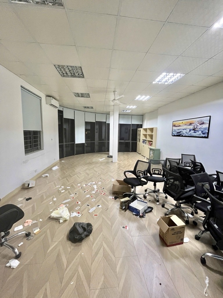 Bán nhà Lĩnh Nam - diện tích 90m2 5 tầng - Lô góc, ô tô tránh - giá 25,5 tỷ