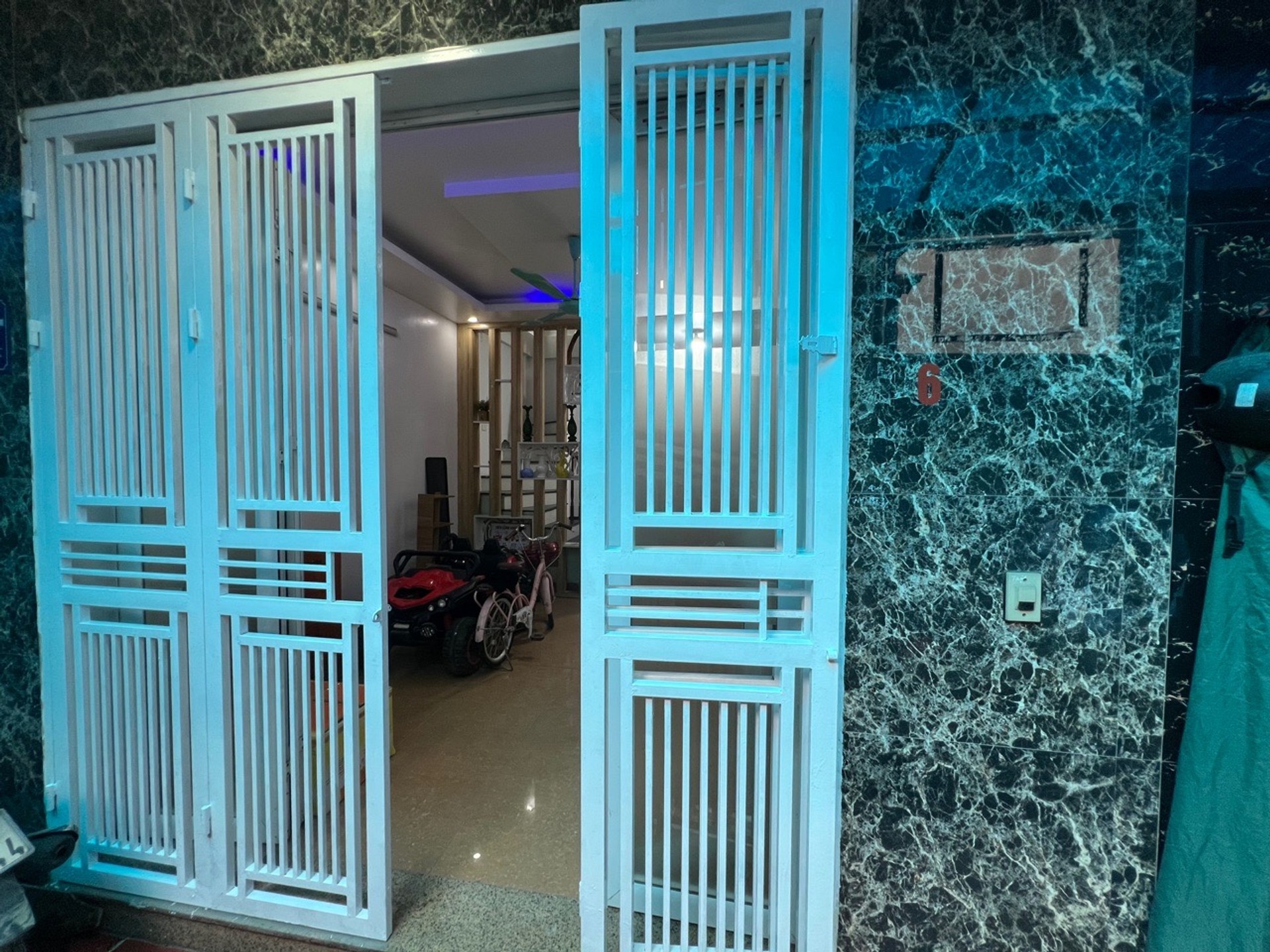 Bán nhà Đại Đồng - diện tích 30m2 5 tầng - Nhà KBT hai mặt thoáng - giá 6,9 tỷ