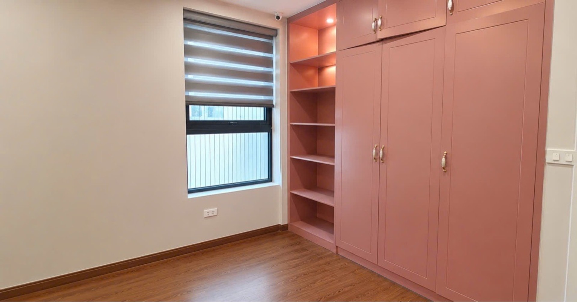 Bán nhà Nguyễn Trãi - diện tích 135m2 23 tầng - Lô góc - giá 13,6 tỷ