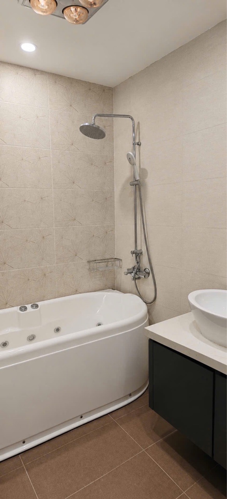 Bán nhà Nguyễn Trãi - diện tích 135m2 23 tầng - Lô góc - giá 13,6 tỷ