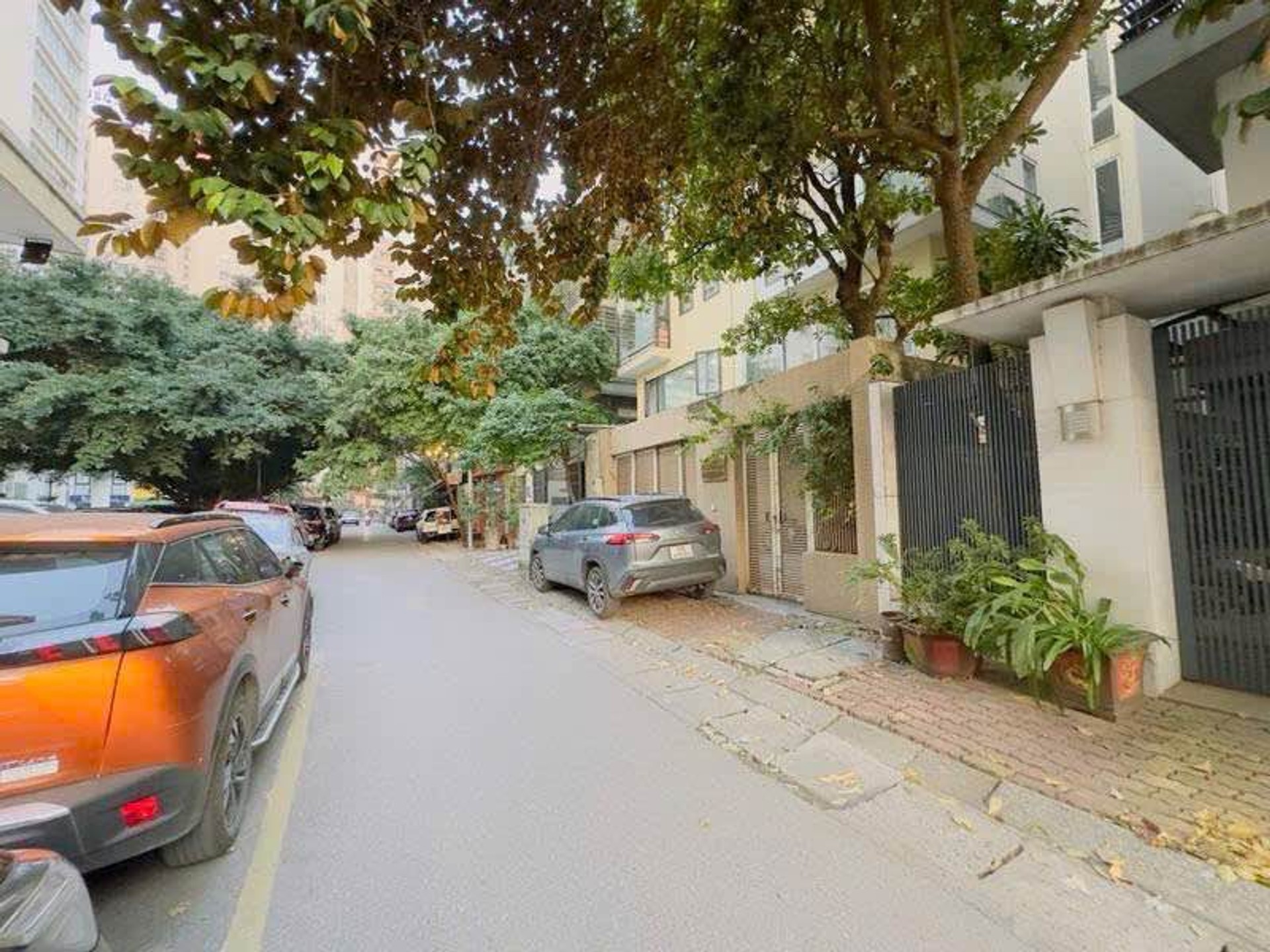 Bán nhà LICOGI 13 - diện tích 147m2 5 tầng - Ô TÔ TRÁNH ĐỖ NGÀY ĐÊM - giá 54,5 tỷ