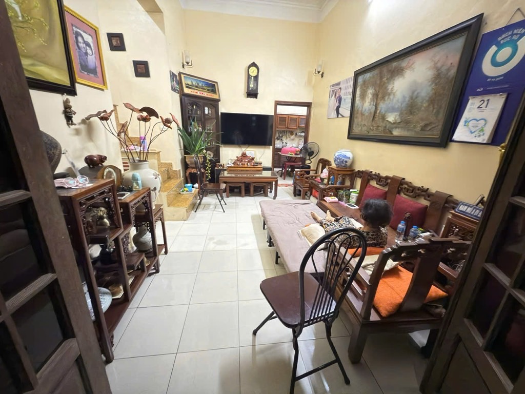 Bán nhà Hồng Mai - diện tích 46m2 3 tầng - Ô TÔ ĐỖ CỬA - giá 16,3 tỷ