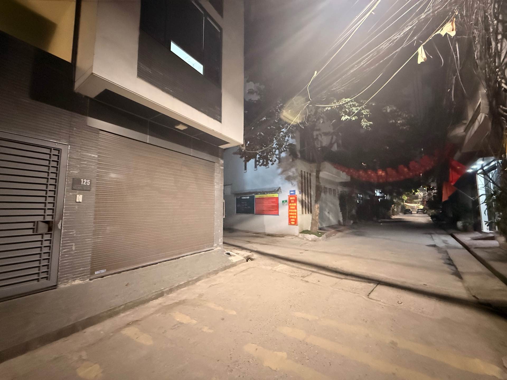 Bán nhà Tân Mai - diện tích 54m2 4 tầng - ô tô đỗ cửa - giá 15,9 tỷ