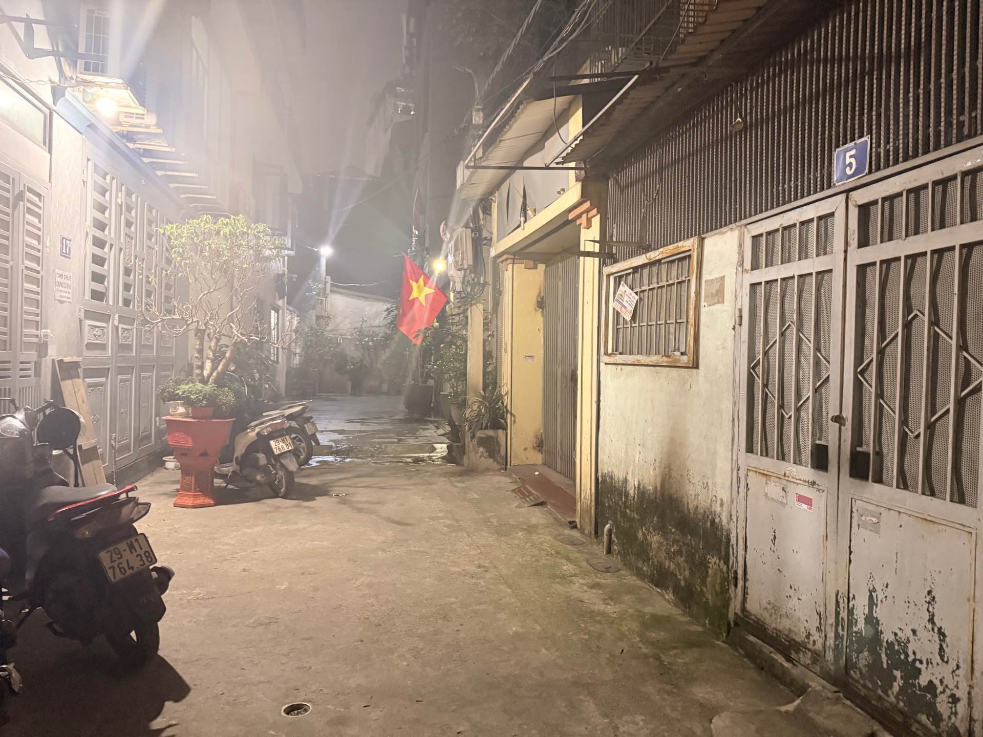 Bán nhà Tân Mai - diện tích 54m2 4 tầng - ô tô đỗ cửa - giá 15,9 tỷ