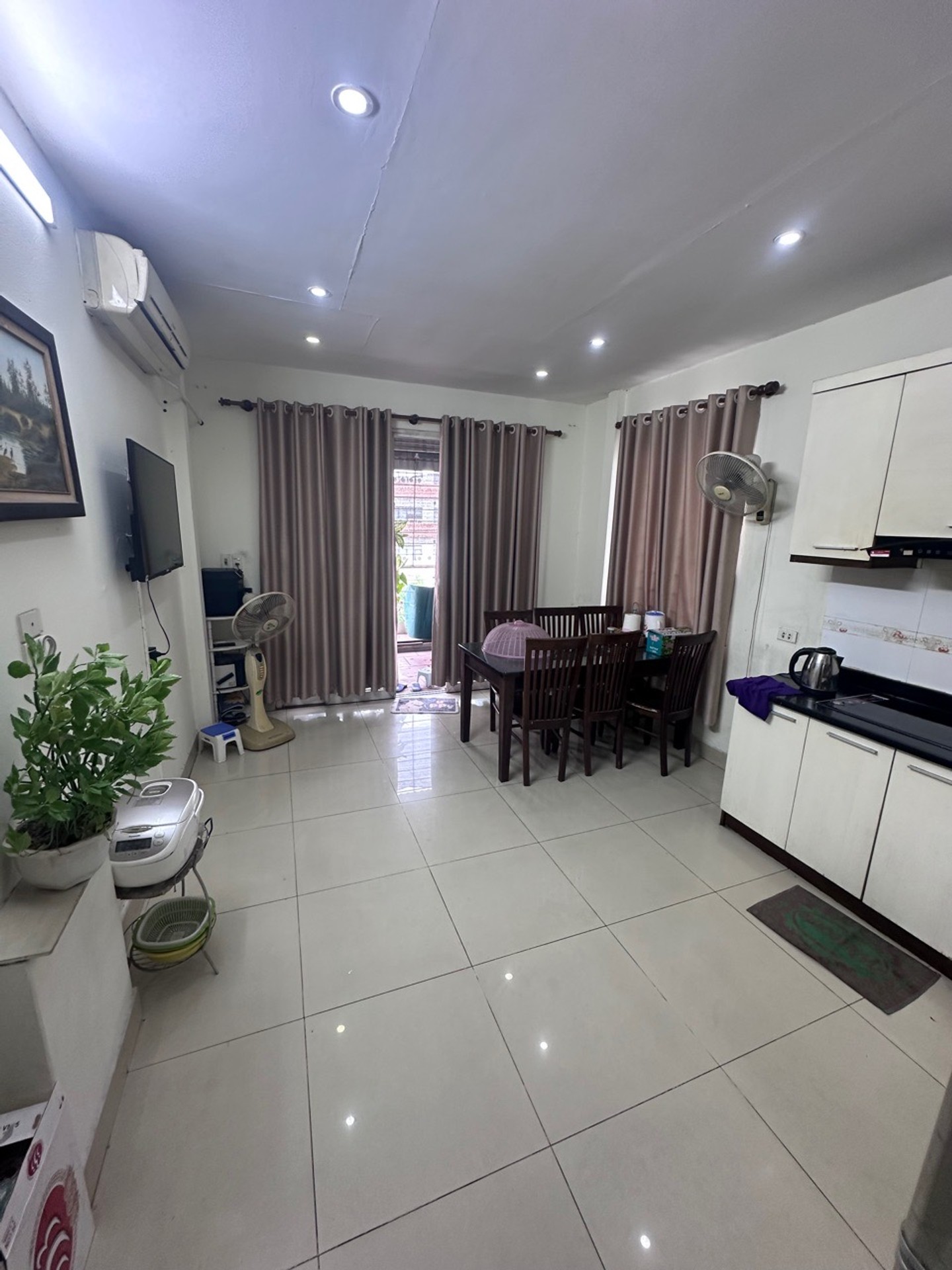 Bán nhà Tân Mai - diện tích 44m2 6 tầng - Mặt phố kinh doanh sầm uất - giá 32,8 tỷ
