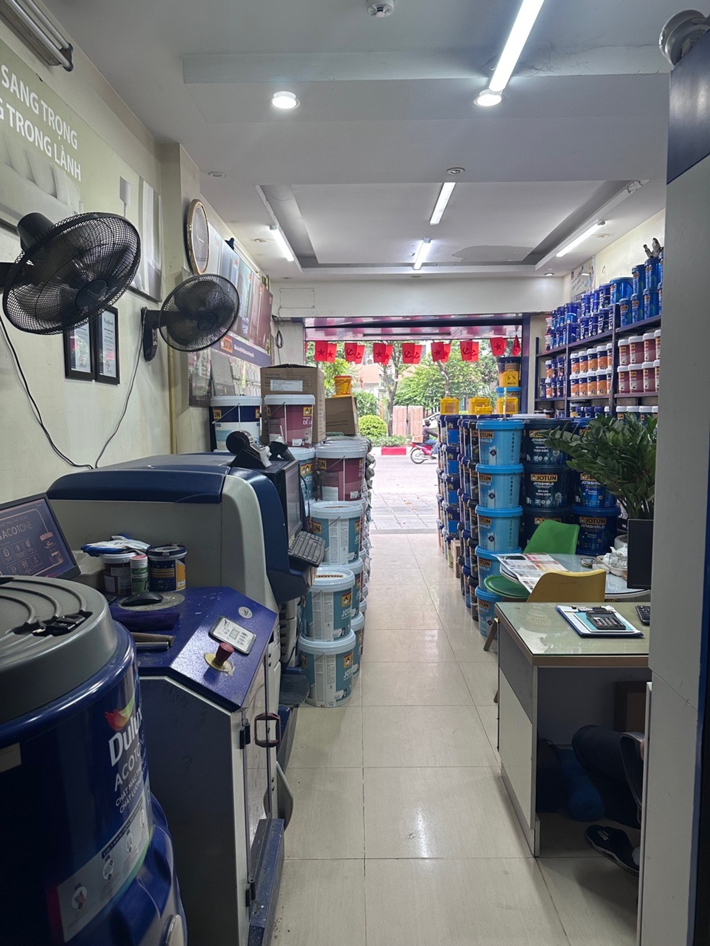 Bán nhà Tân Mai - diện tích 44m2 6 tầng - Mặt phố kinh doanh sầm uất - giá 32,8 tỷ