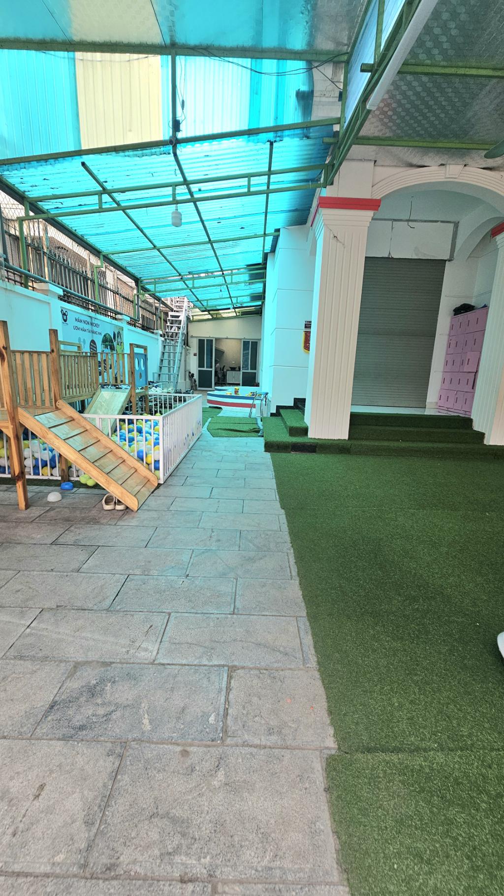 Bán nhà KĐT Pháp Vân - diện tích 273m2 4 tầng - Lô góc 3 mặt thoáng - giá 68 tỷ