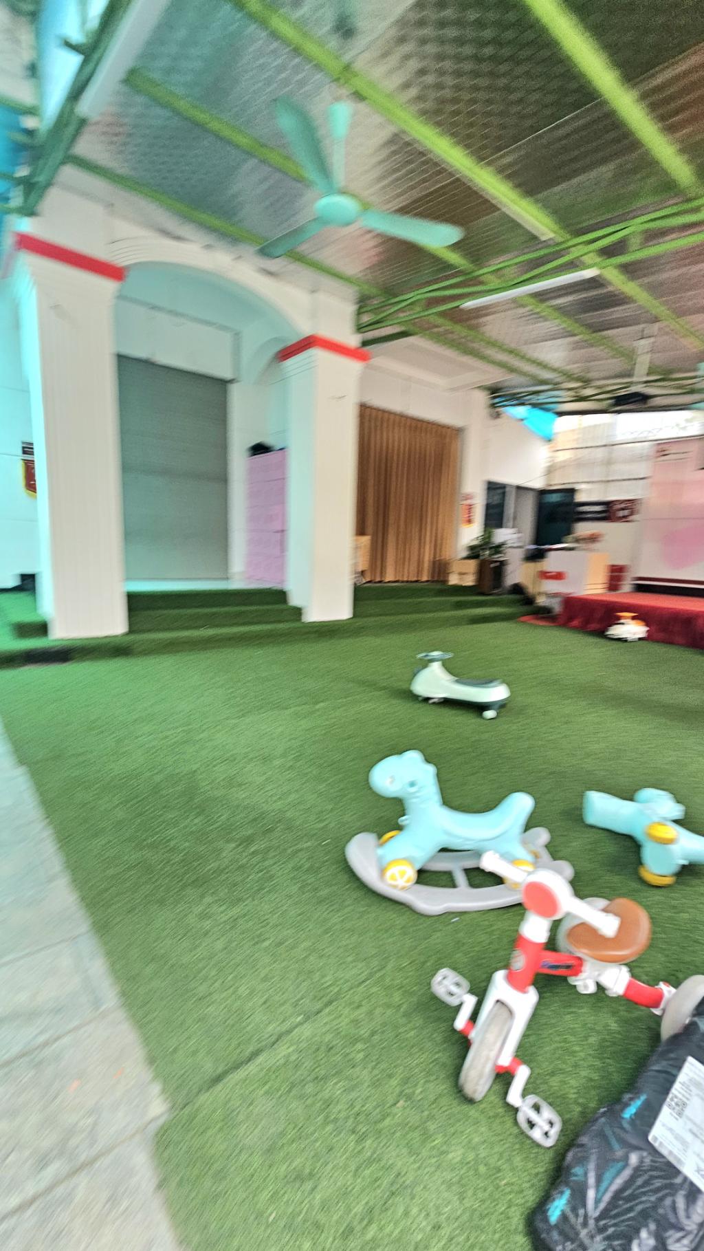 Bán nhà KĐT Pháp Vân - diện tích 273m2 4 tầng - Lô góc 3 mặt thoáng - giá 68 tỷ