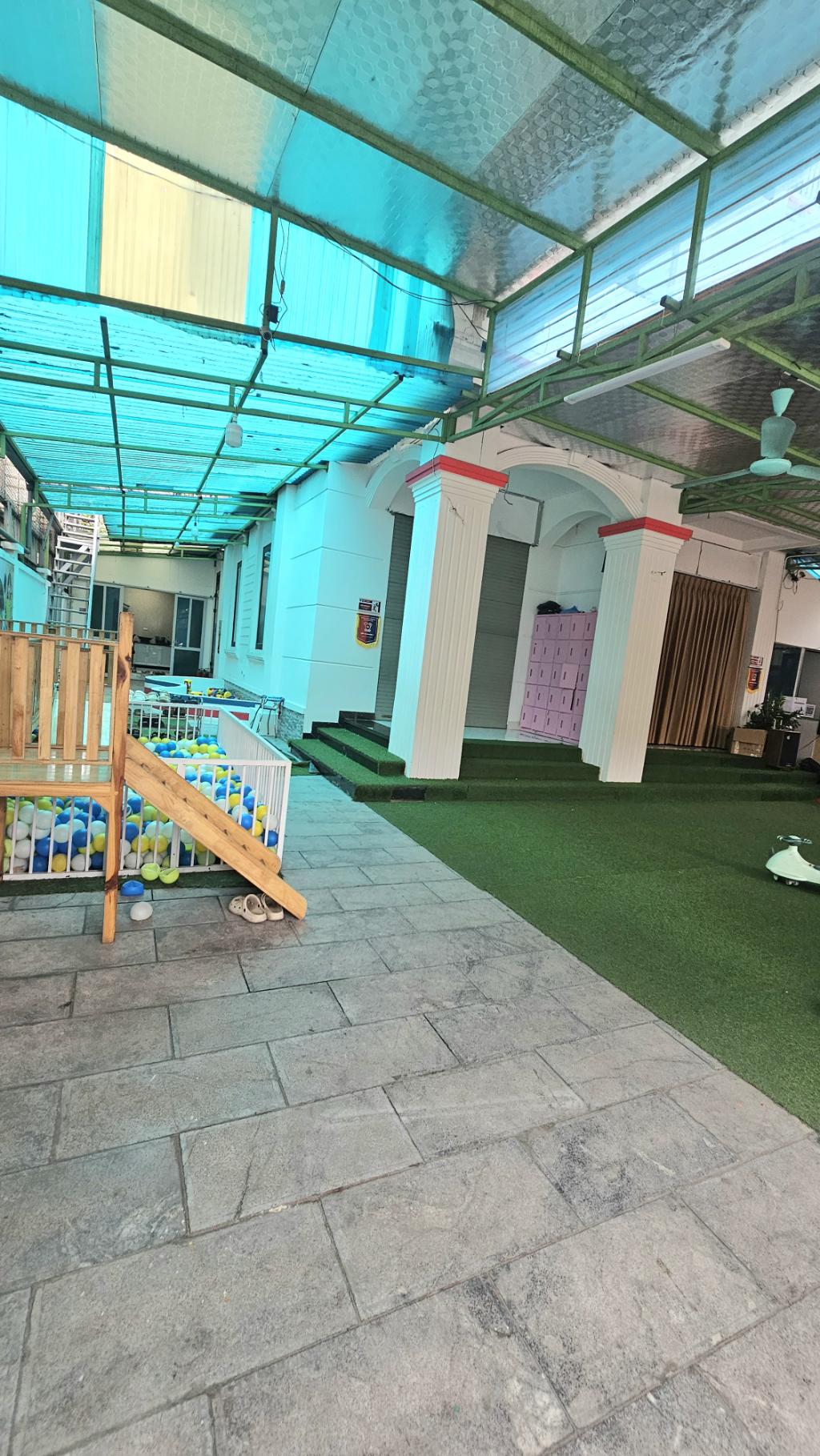 Bán nhà KĐT Pháp Vân - diện tích 273m2 4 tầng - Lô góc 3 mặt thoáng - giá 68 tỷ