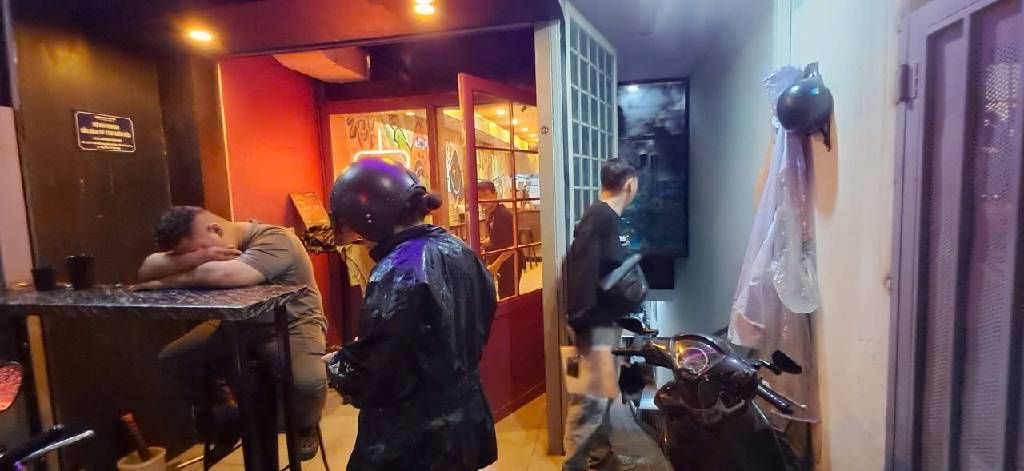 Bán nhà Xuân Diệu - diện tích 51.7m2 4 tầng - Ngõ 4 ô tô tránh - giá 37 tỷ