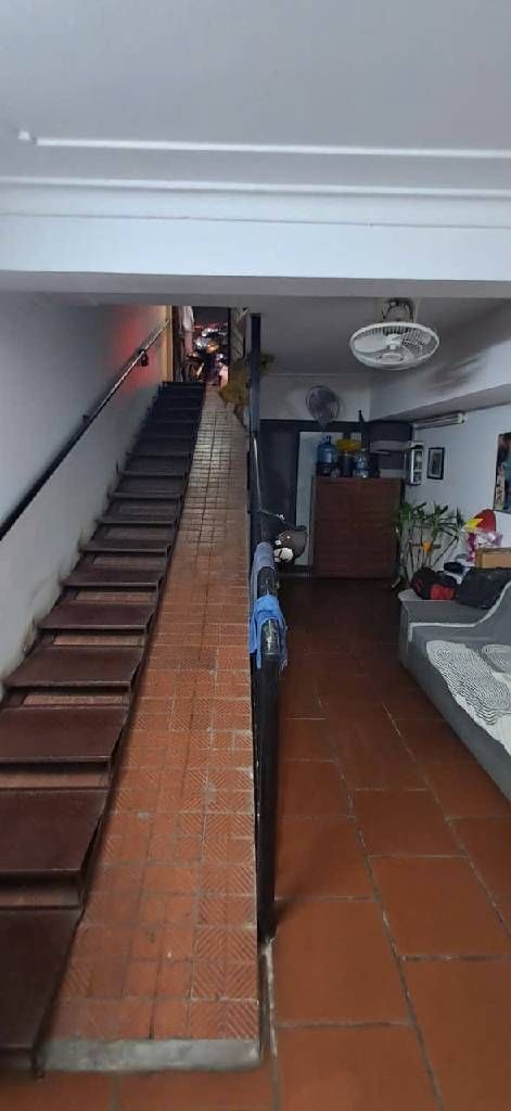 Bán nhà Xuân Diệu - diện tích 51.7m2 4 tầng - Ngõ 4 ô tô tránh - giá 37 tỷ