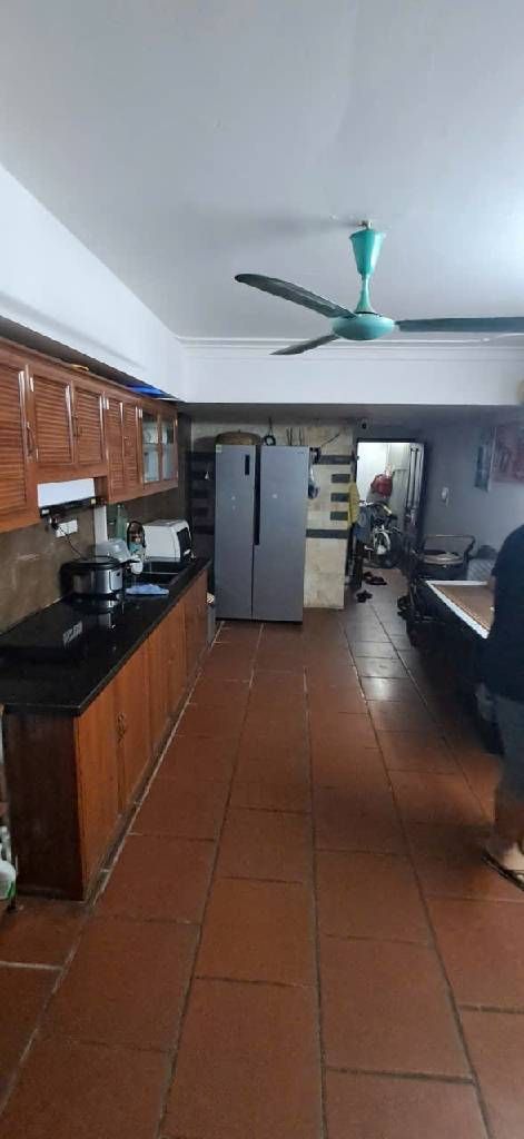 Bán nhà Xuân Diệu - diện tích 51.7m2 4 tầng - Ngõ 4 ô tô tránh - giá 37 tỷ