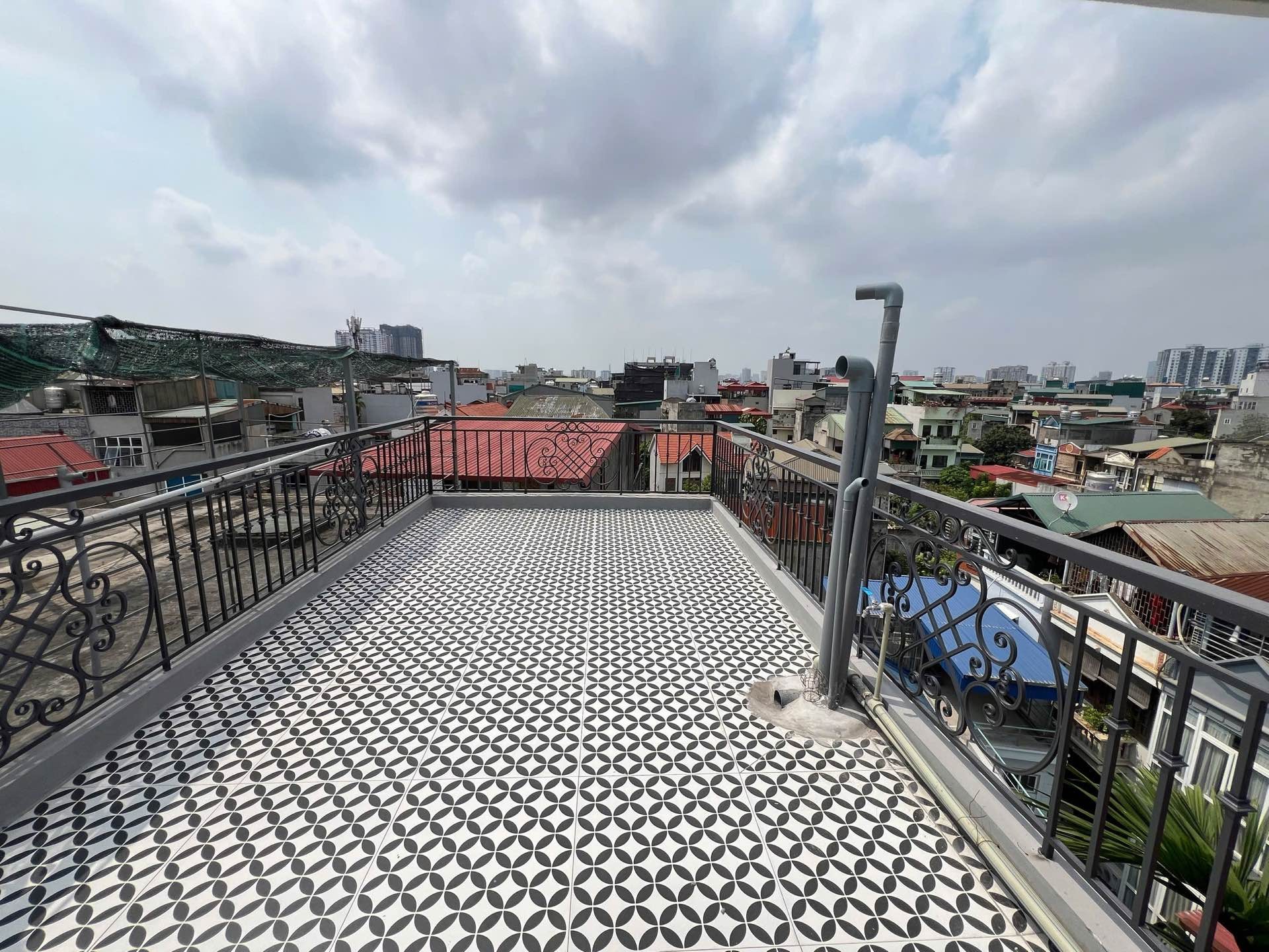 Bán nhà Trương Định - diện tích 31m2 6 tầng - Mặt ngách rộng, đường thông - giá 7,8 tỷ