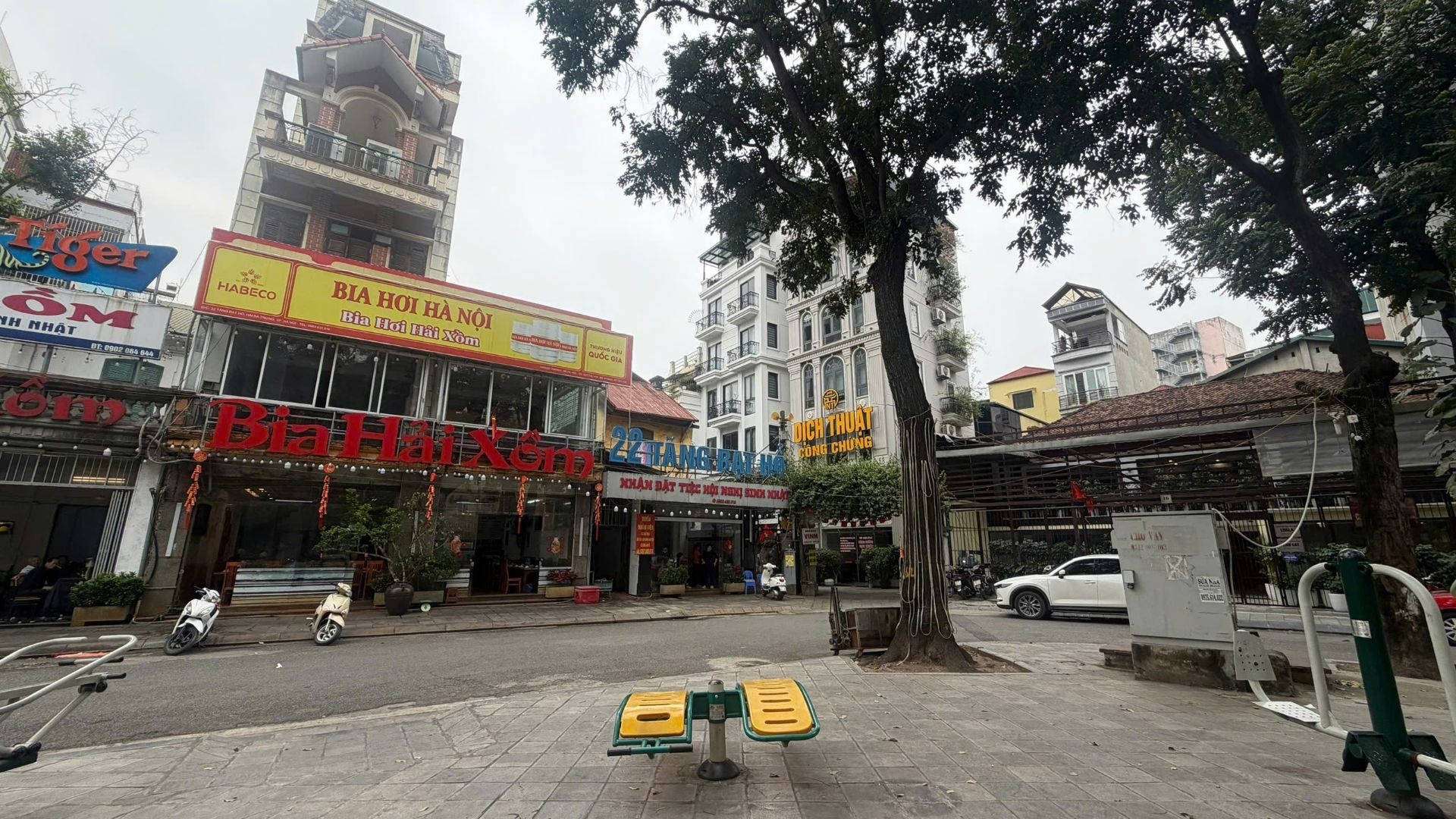 Bán nhà Tăng Bạt Hổ - diện tích 492m2 2 tầng - Lô góc 2 mặt thoáng - giá 520 tỷ