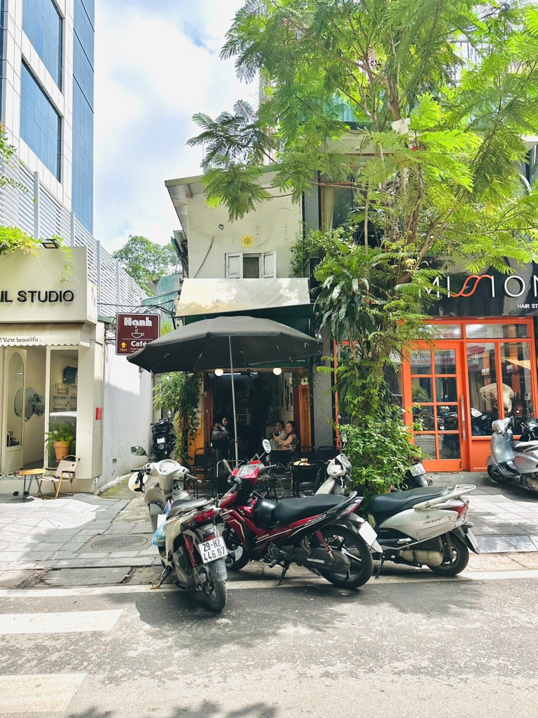 Bán nhà Đoàn Trần Nghiệp - diện tích 45m2 2 tầng - Mặt phố lô góc - giá 25,9 tỷ